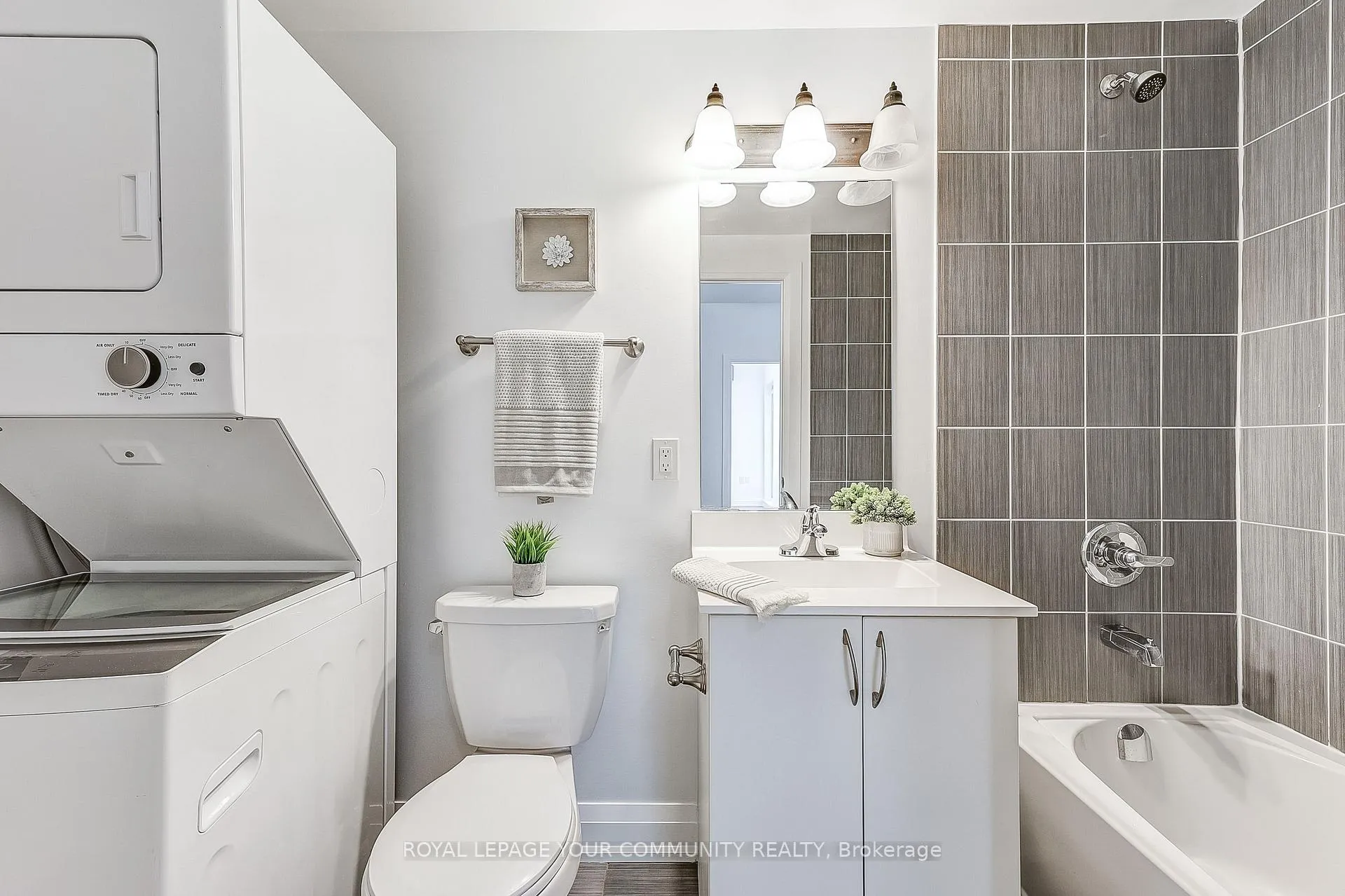 Photo 18 of Unit B602, 5279 Highway 7, Vaughan, Vaughan Grove — HOMEH