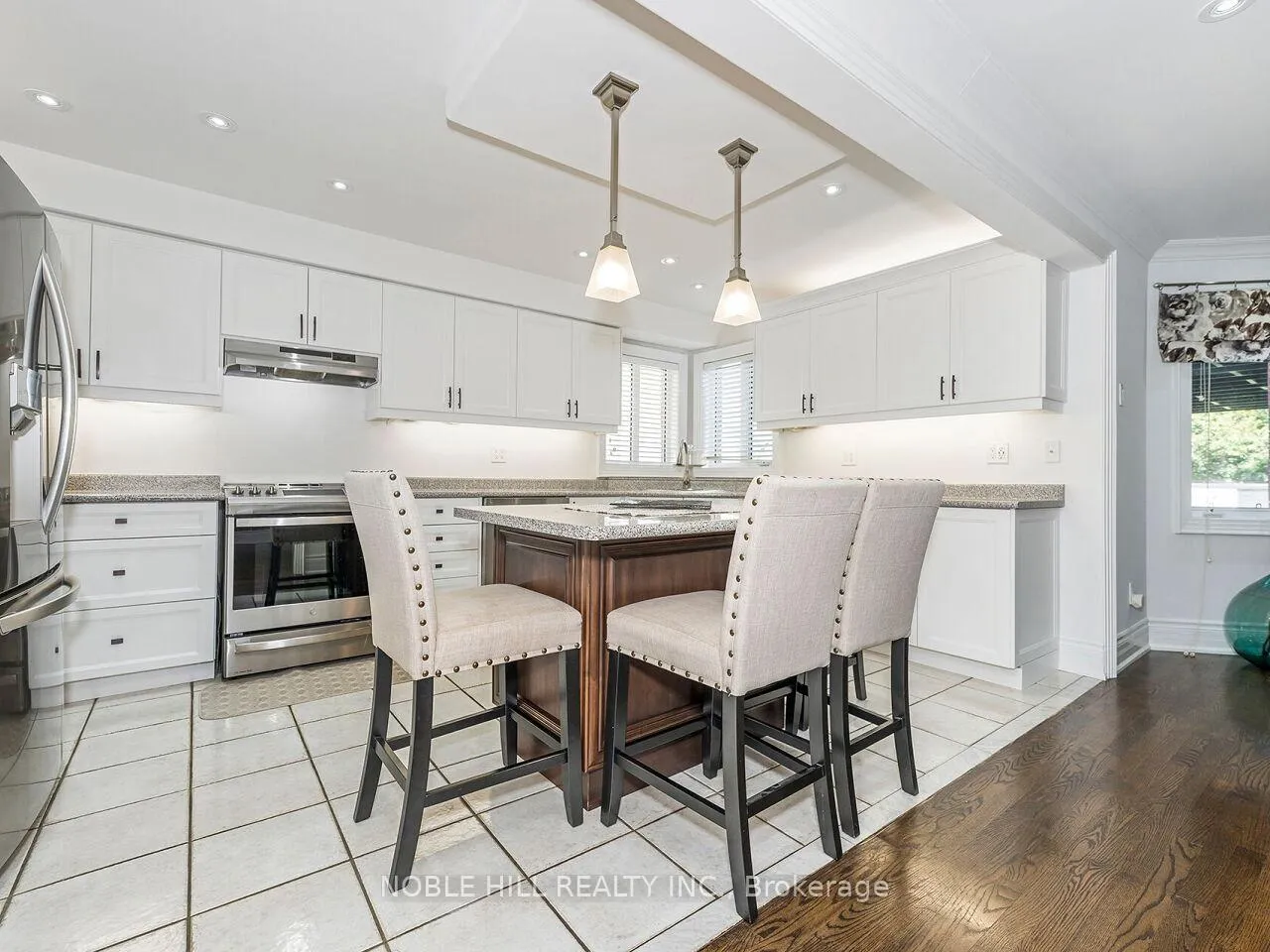 Photo 4 of 180 Royalpark Way, Vaughan, Elder Mills — HOMEH