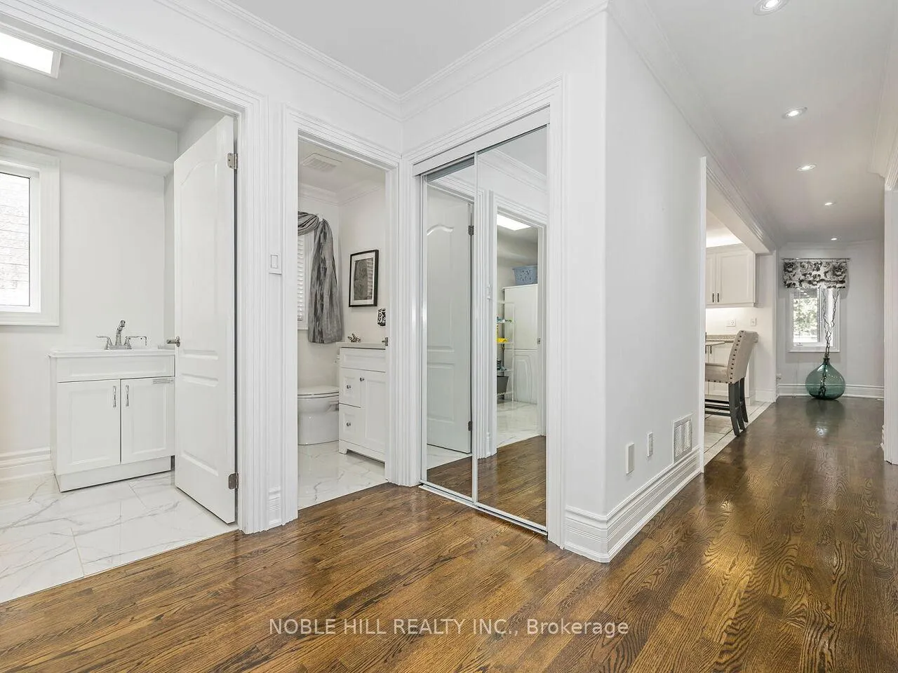 Photo 8 of 180 Royalpark Way, Vaughan, Elder Mills — HOMEH