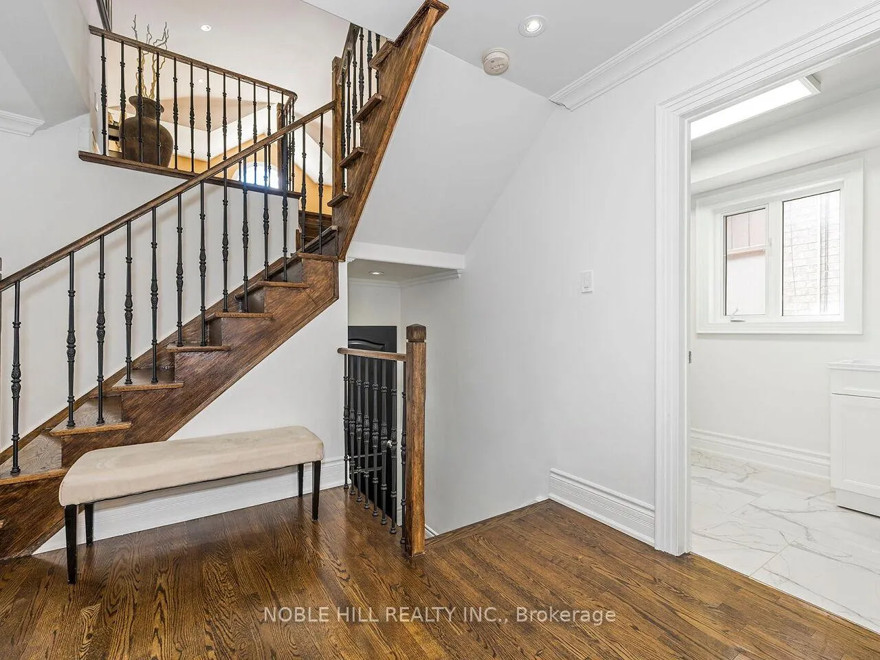 Photo 10 of 180 Royalpark Way, Vaughan, Elder Mills — HOMEH