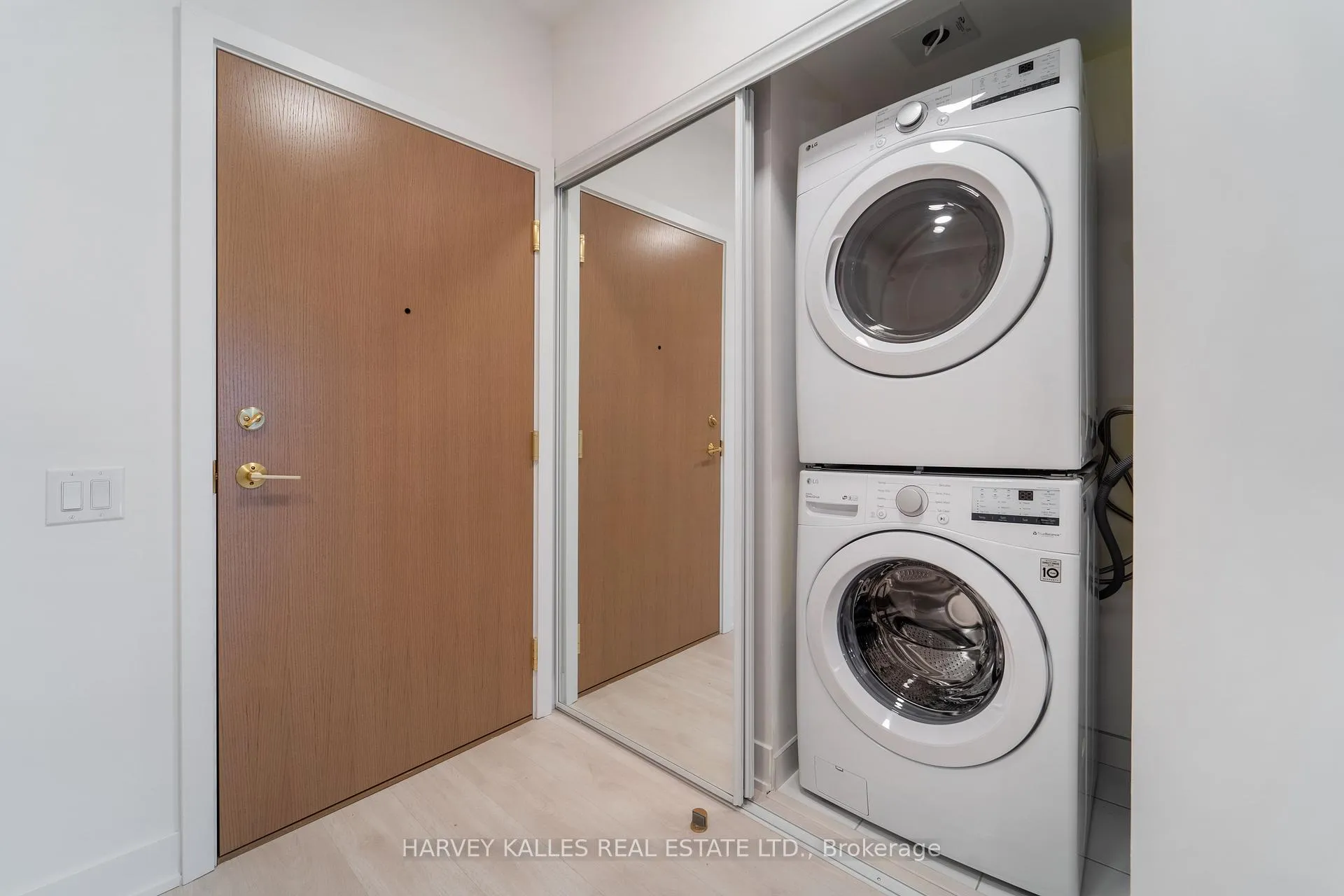 Photo 7 of Unit 416, 1285 Queen Street E, Toronto, Greenwood-Coxwell — HOMEH