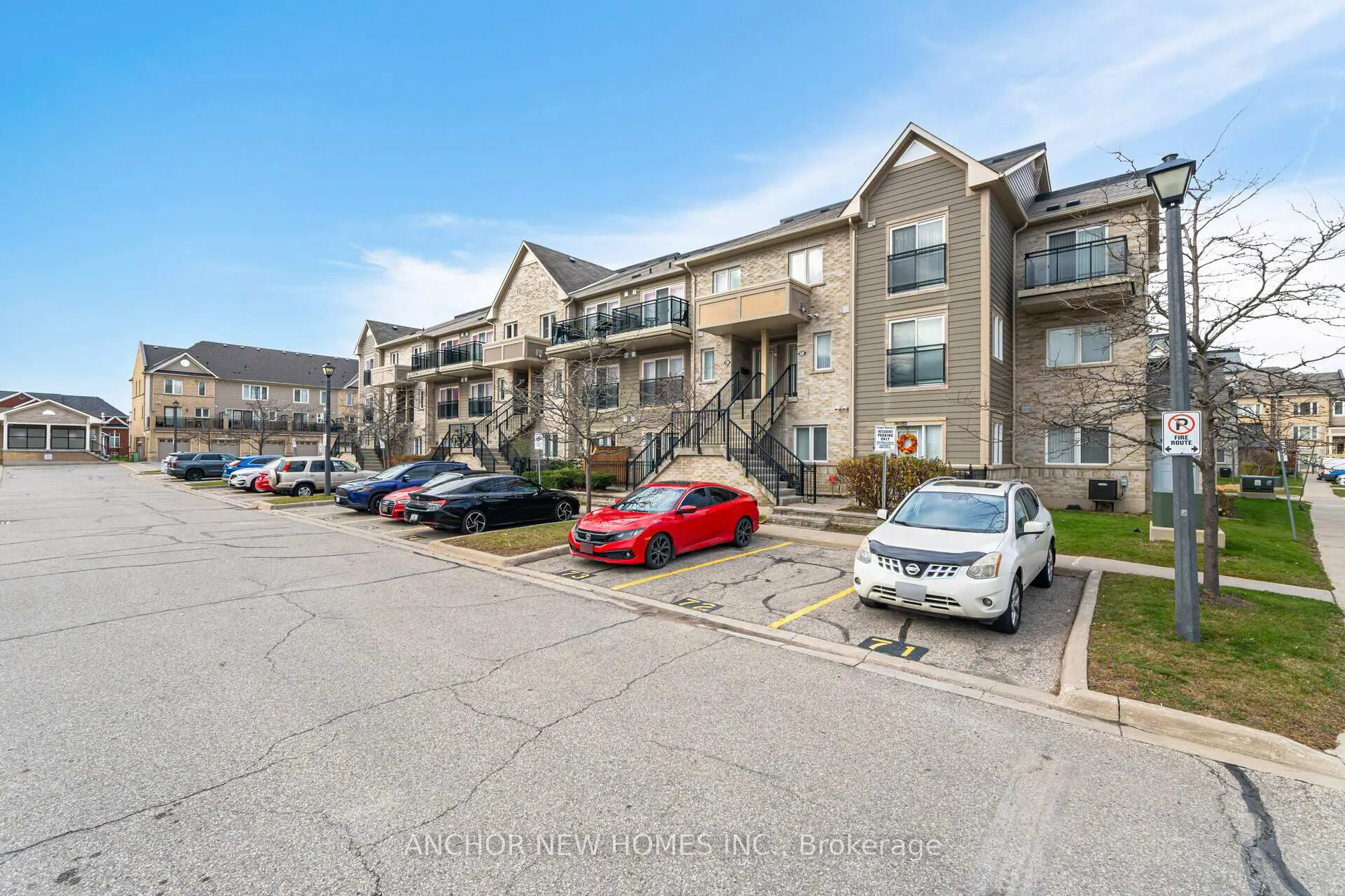 Photo 2 of Unit 81, 60 Fairwood Circle, Brampton, Sandringham-Wellington — HOMEH