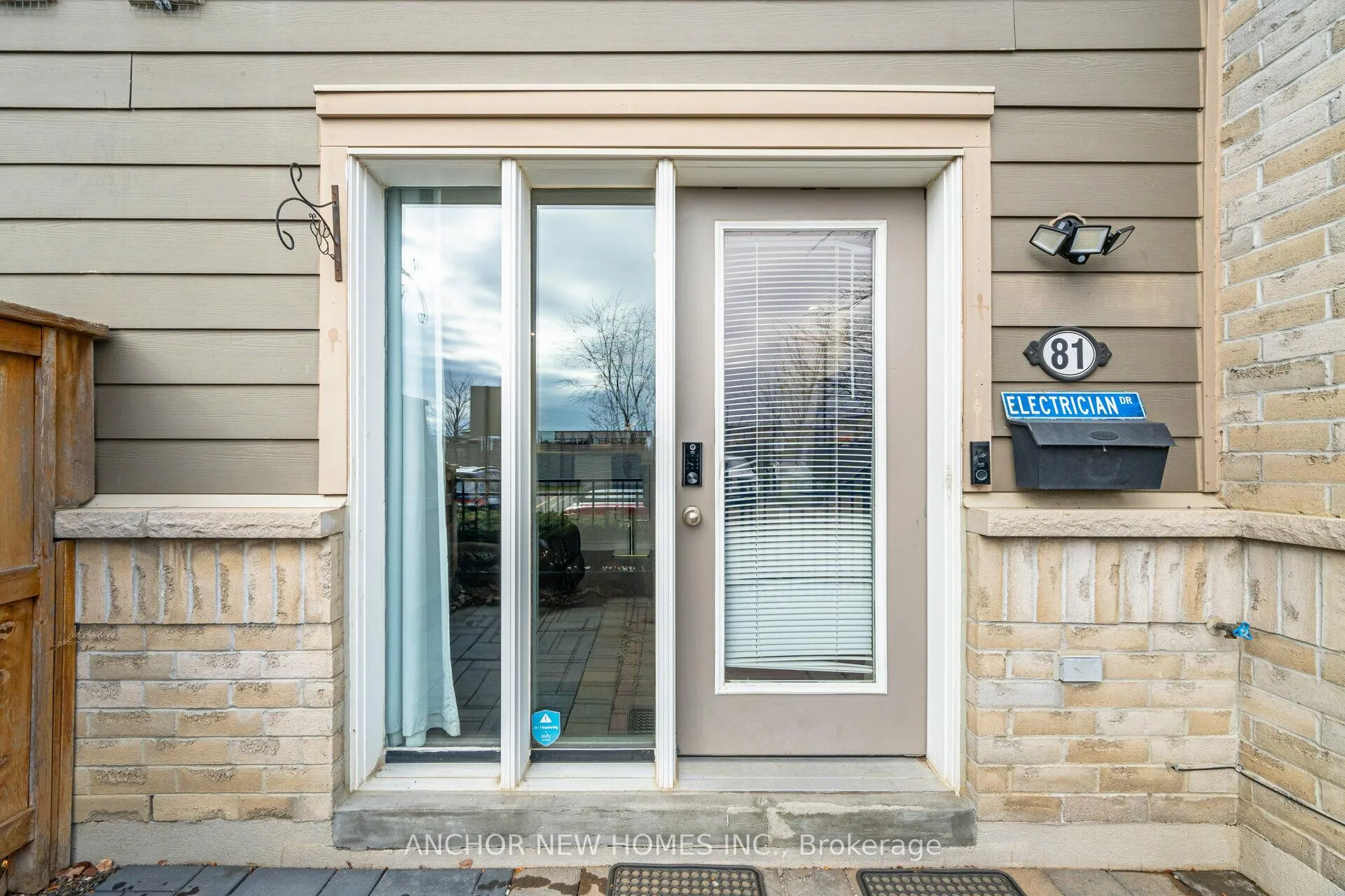 Photo 4 of Unit 81, 60 Fairwood Circle, Brampton, Sandringham-Wellington — HOMEH
