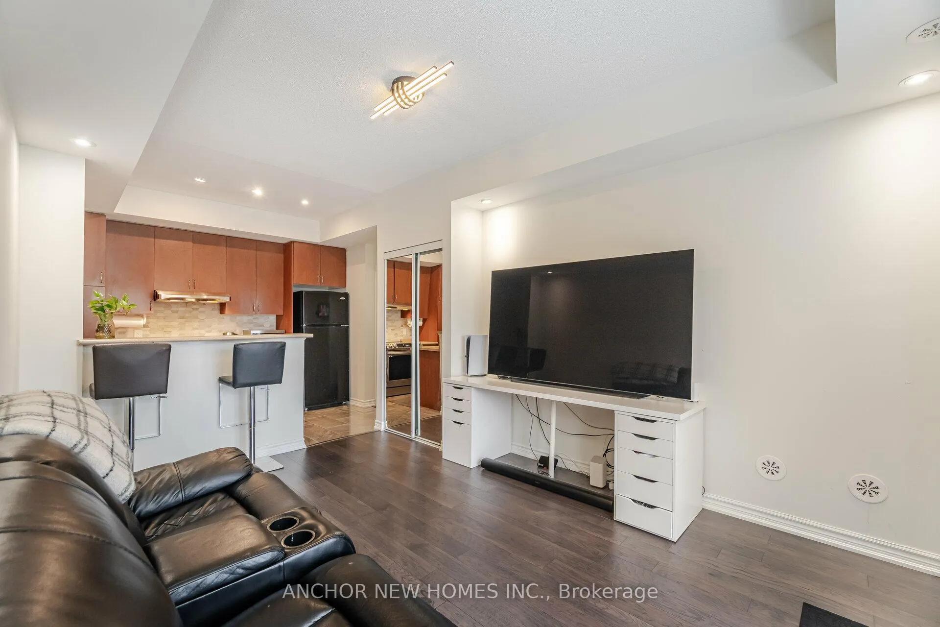 Photo 6 of Unit 81, 60 Fairwood Circle, Brampton, Sandringham-Wellington — HOMEH