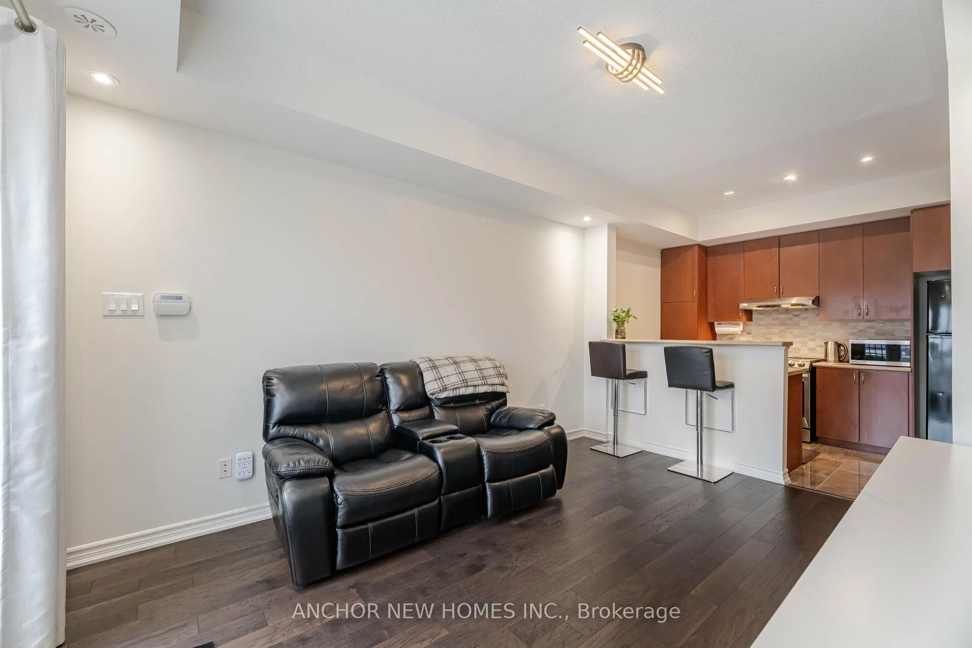 Photo 8 of Unit 81, 60 Fairwood Circle, Brampton, Sandringham-Wellington — HOMEH