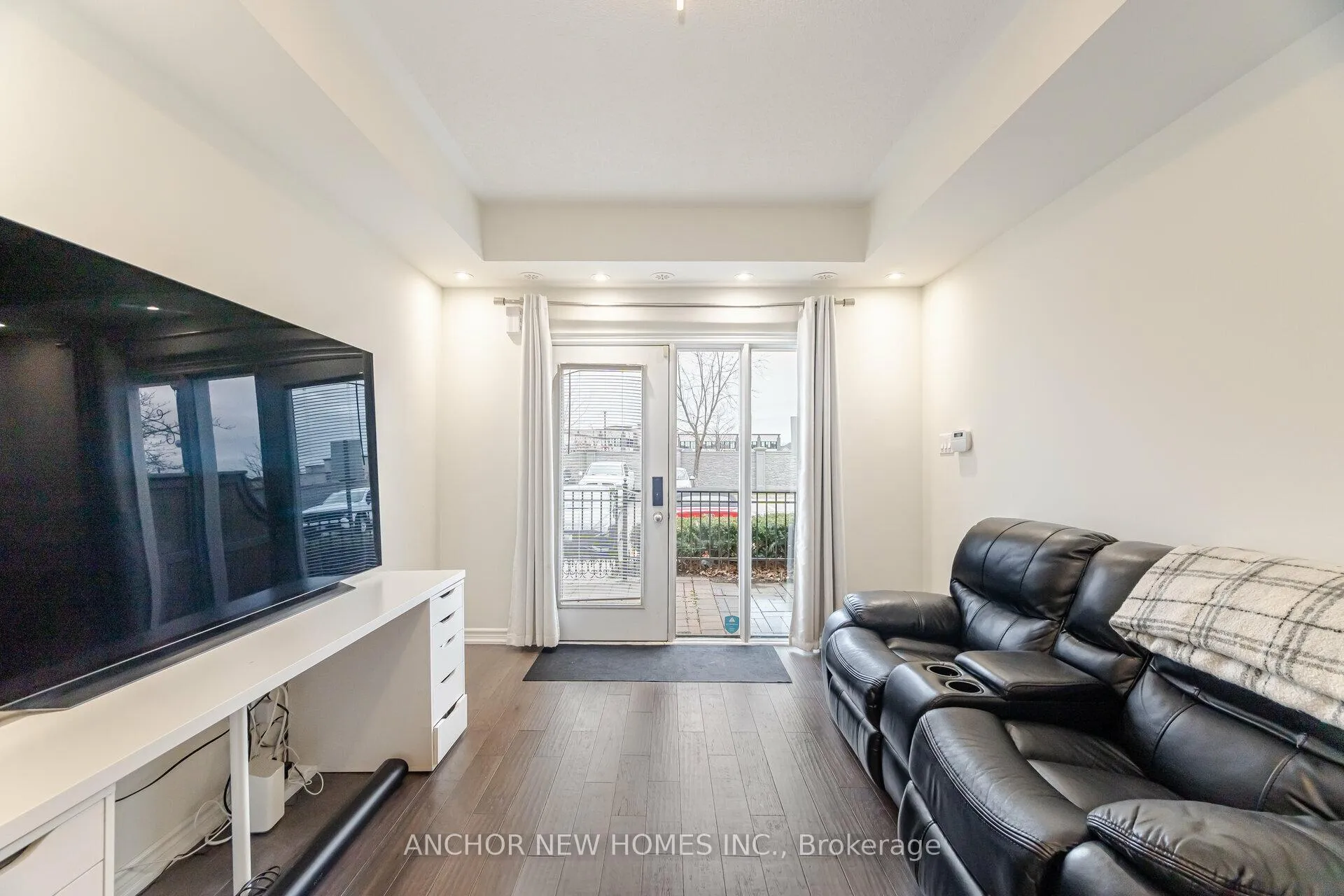Photo 10 of Unit 81, 60 Fairwood Circle, Brampton, Sandringham-Wellington — HOMEH