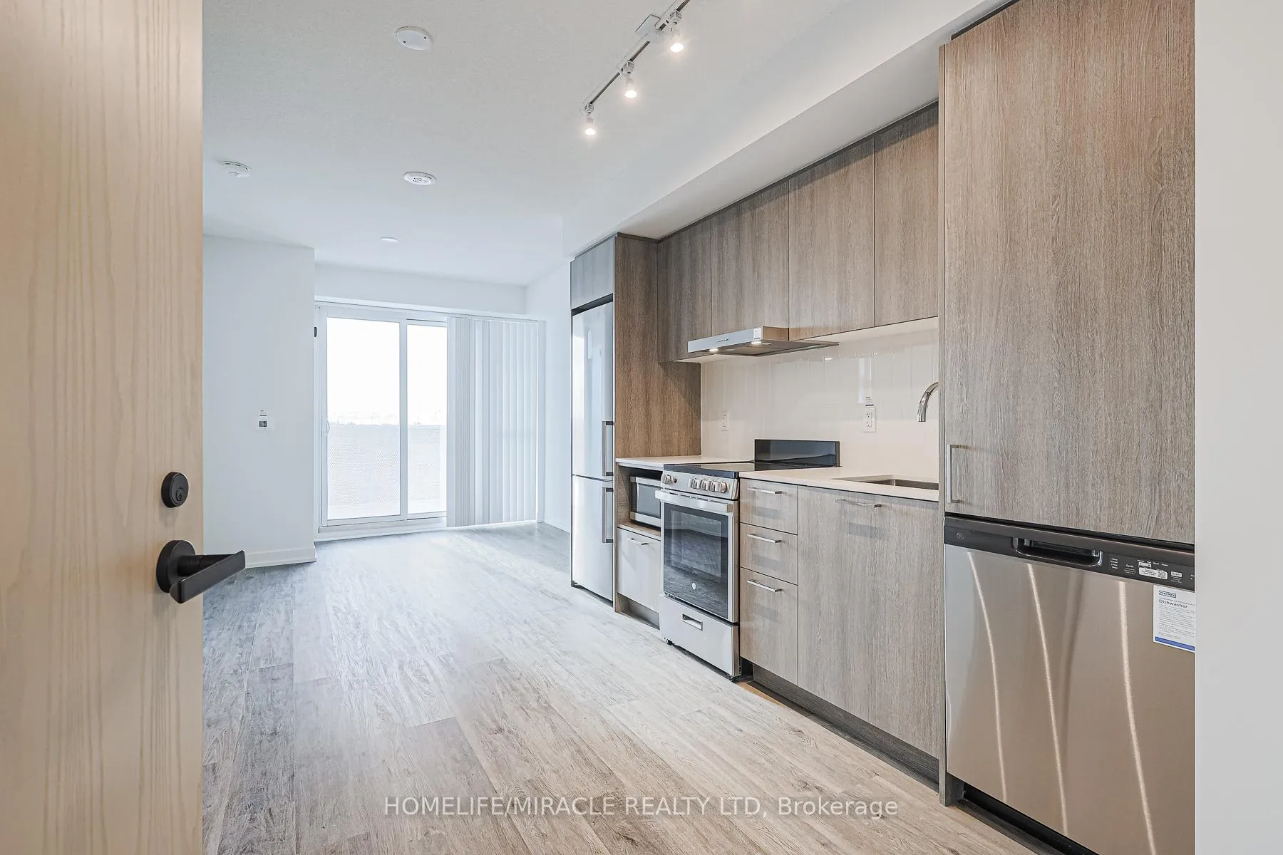 Photo 6 of Unit 305, 195 Commerce Street, Vaughan, Vaughan Corporate Centre — HOMEH