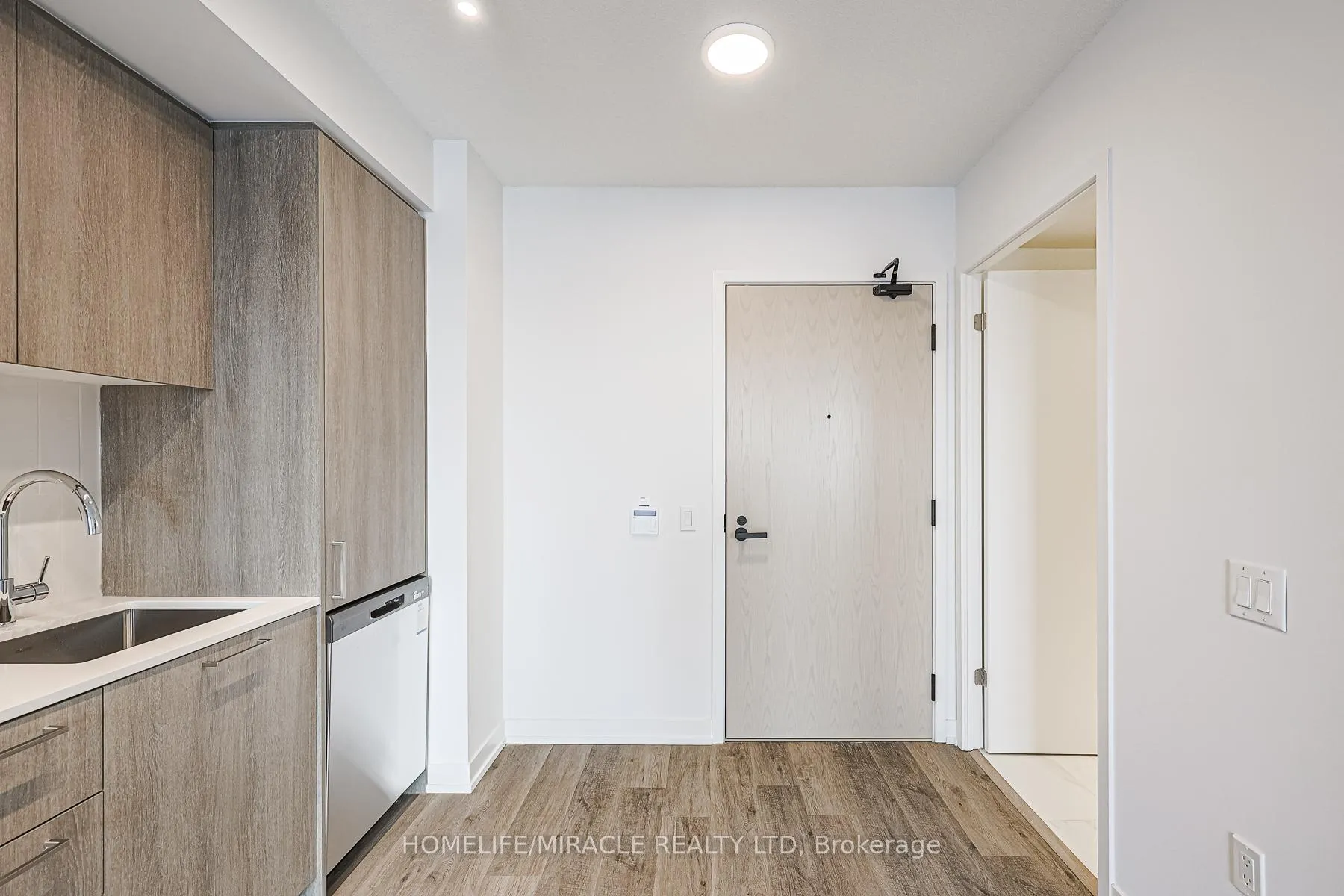 Photo 9 of Unit 305, 195 Commerce Street, Vaughan, Vaughan Corporate Centre — HOMEH