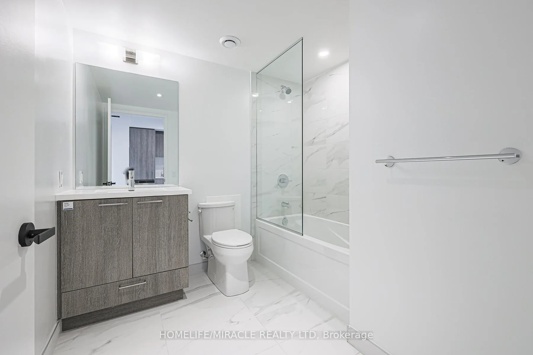 Photo 10 of Unit 305, 195 Commerce Street, Vaughan, Vaughan Corporate Centre — HOMEH