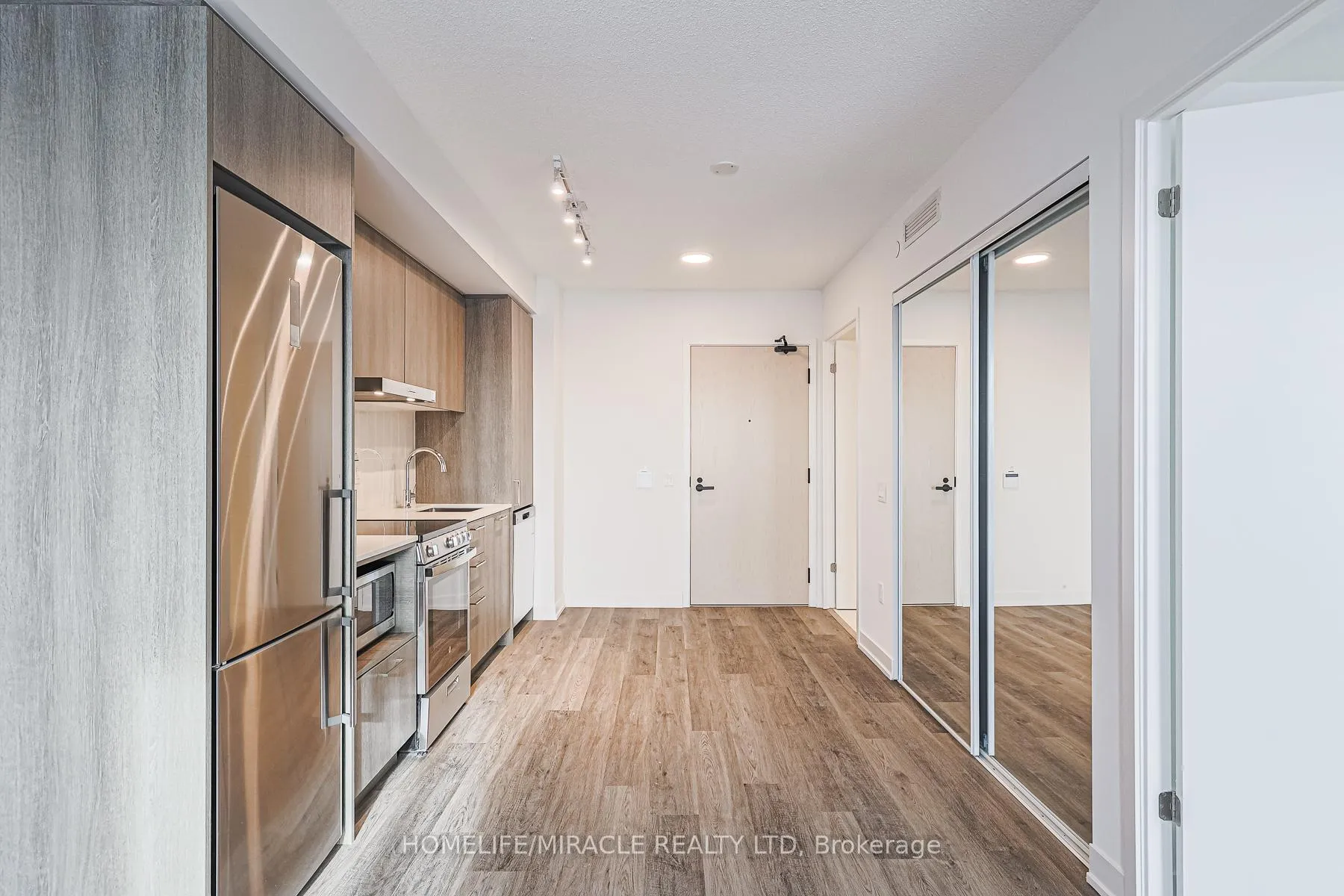 Photo 15 of Unit 305, 195 Commerce Street, Vaughan, Vaughan Corporate Centre — HOMEH