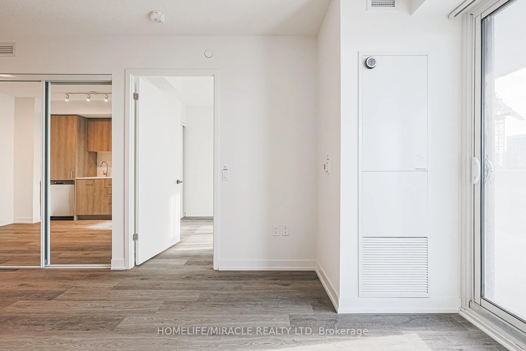 Photo 24 of Unit 305, 195 Commerce Street, Vaughan, Vaughan Corporate Centre — HOMEH