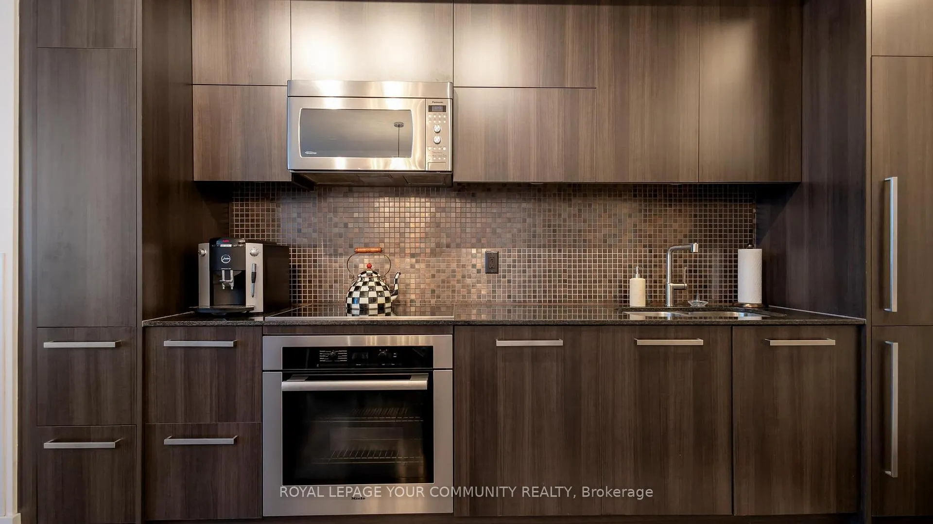 Photo 5 of Unit 808, 170 Avenue Road, Toronto, The Annex — HOMEH