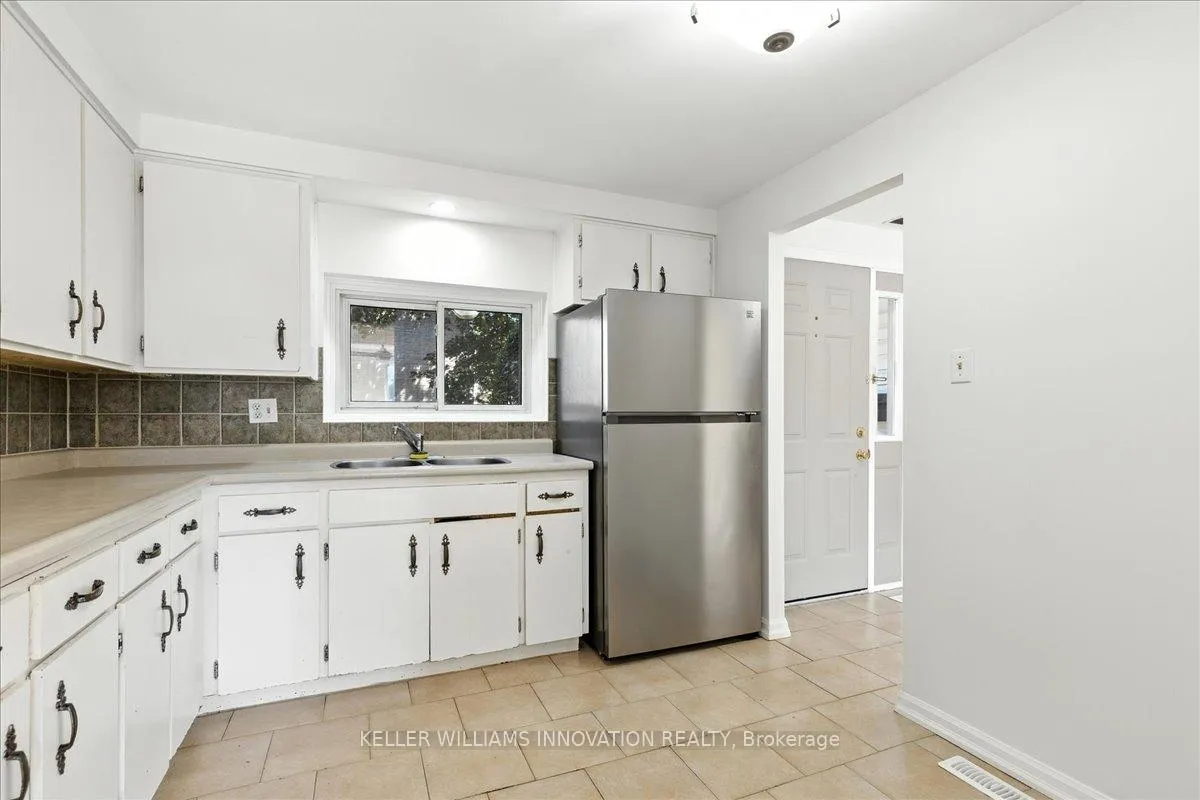 Photo 5 of Unit 29, 11 Grand River Boulevard, Kitchener — HOMEH