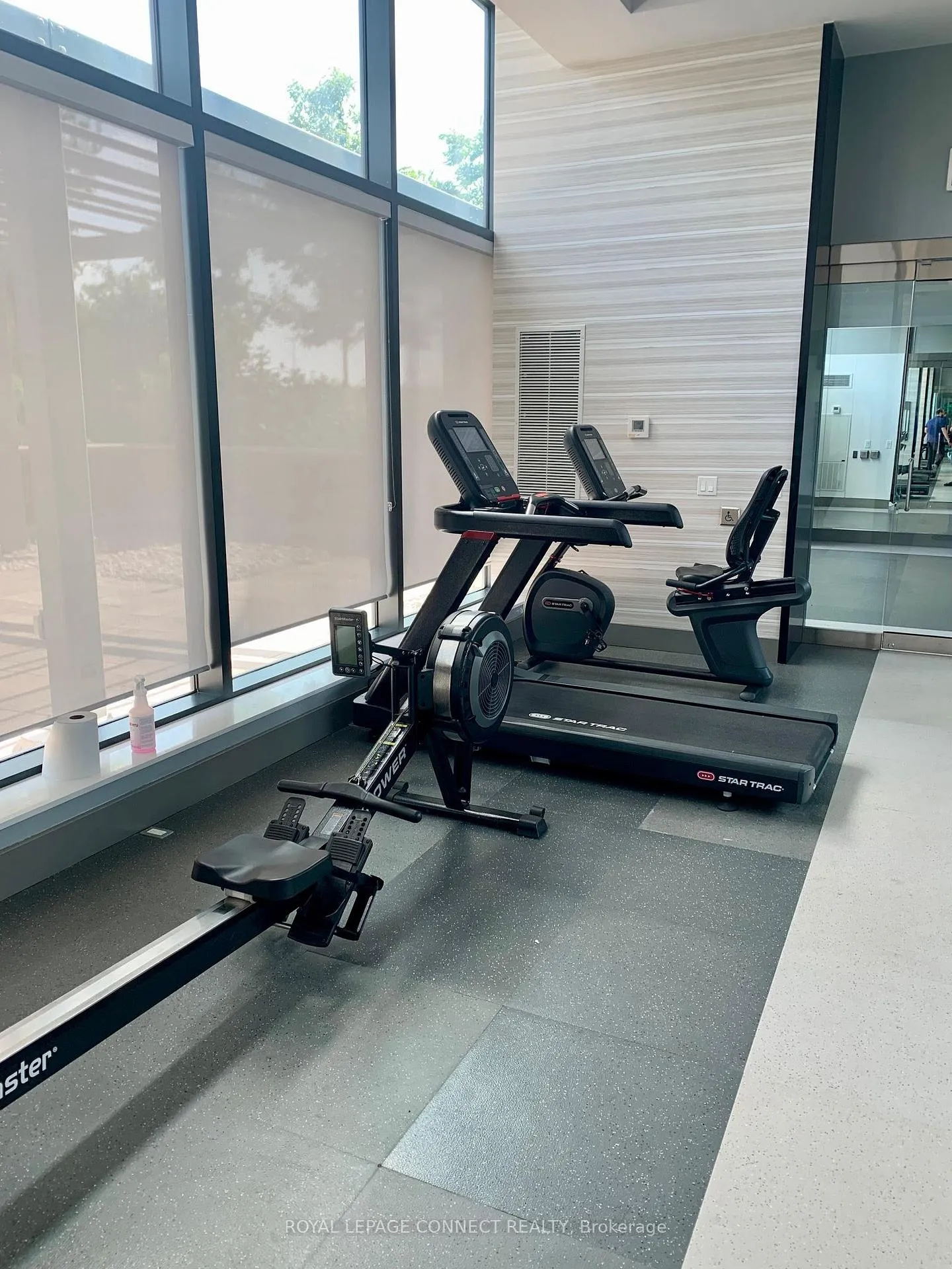 Photo 9 of Unit 427, 99 Eagle Rock Way, Vaughan, Maple — HOMEH
