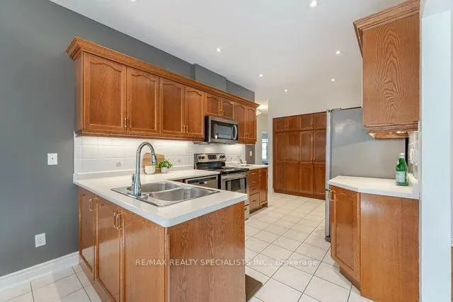Photo 6 of Unit 35, 3 Tuscany Lane, Brampton, Sandringham-Wellington — HOMEH