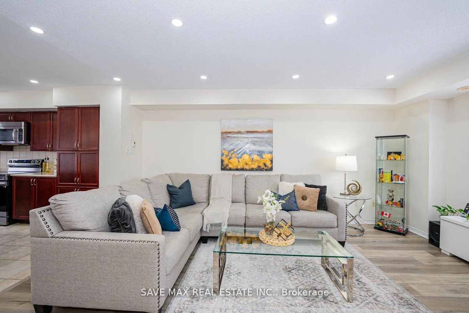 Photo 11 of Unit 102, 60 Fairwood Circle, Brampton, Sandringham-Wellington — HOMEH
