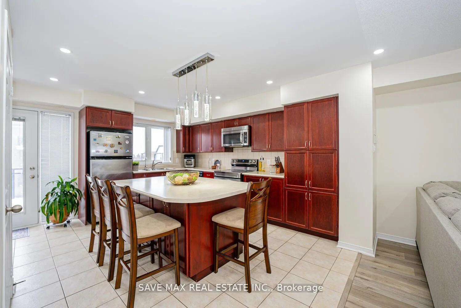 Photo 14 of Unit 102, 60 Fairwood Circle, Brampton, Sandringham-Wellington — HOMEH