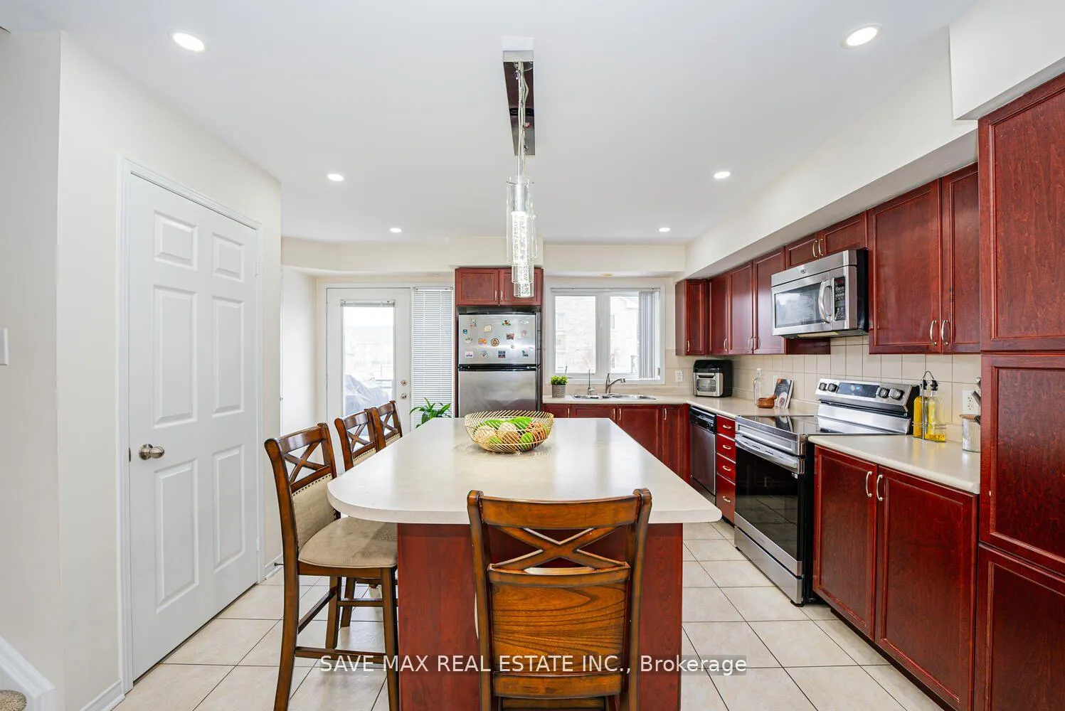 Photo 16 of Unit 102, 60 Fairwood Circle, Brampton, Sandringham-Wellington — HOMEH