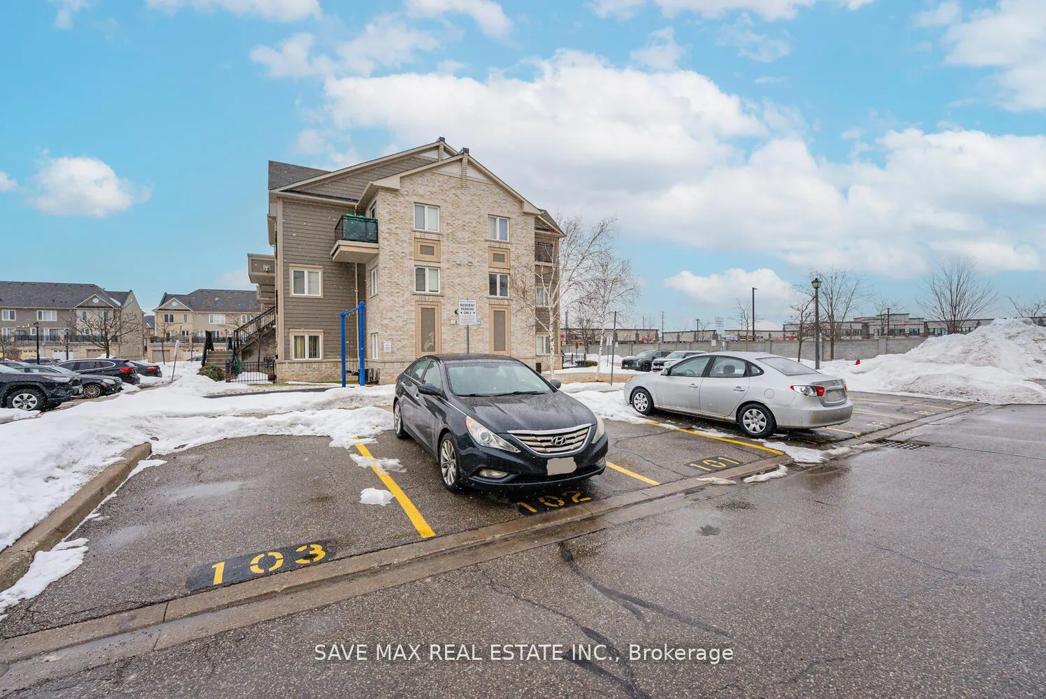Photo 37 of Unit 102, 60 Fairwood Circle, Brampton, Sandringham-Wellington — HOMEH