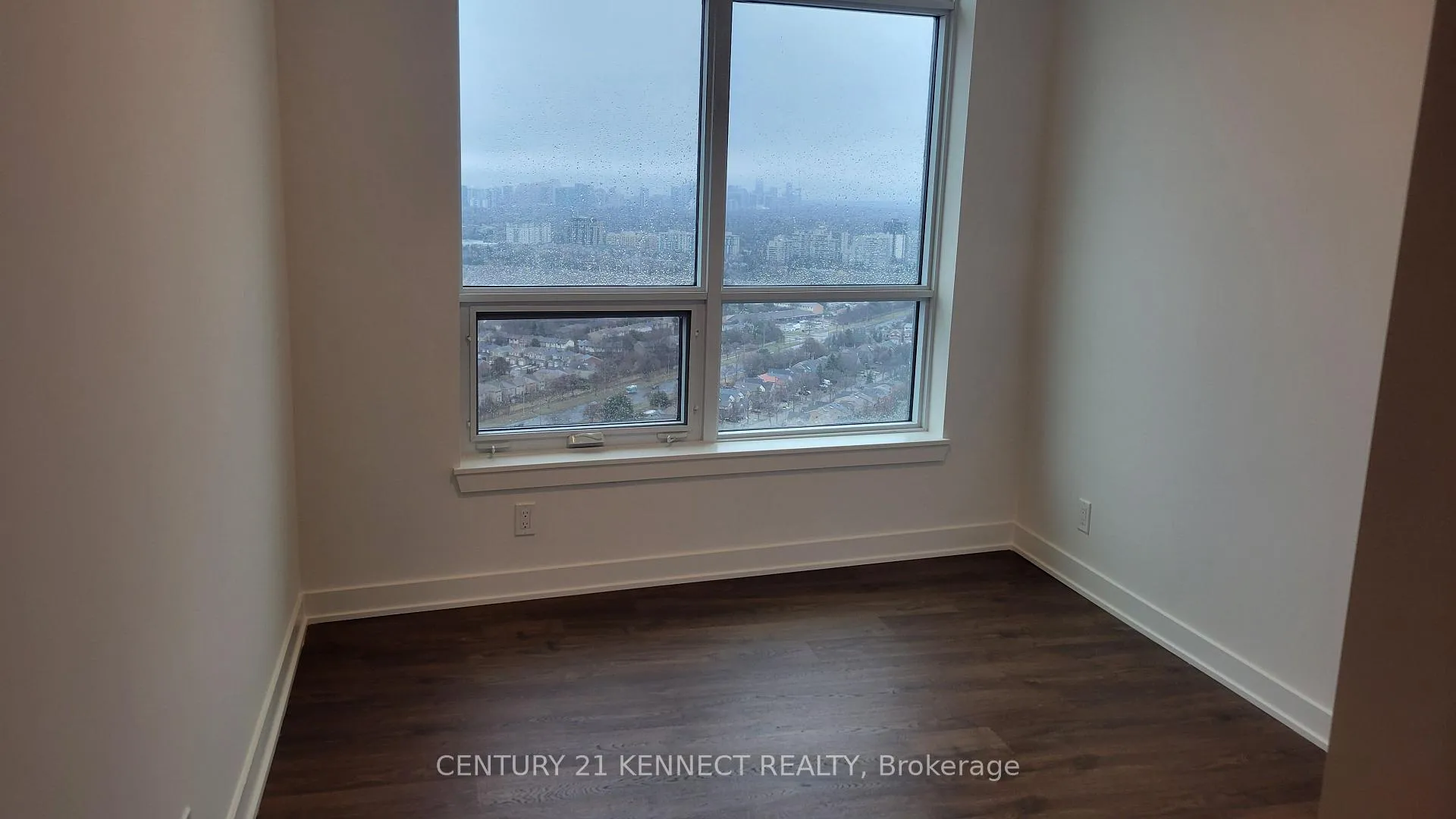 Photo 11 of Unit A3110, 30 Upper Mall Way, Vaughan, Brownridge — HOMEH