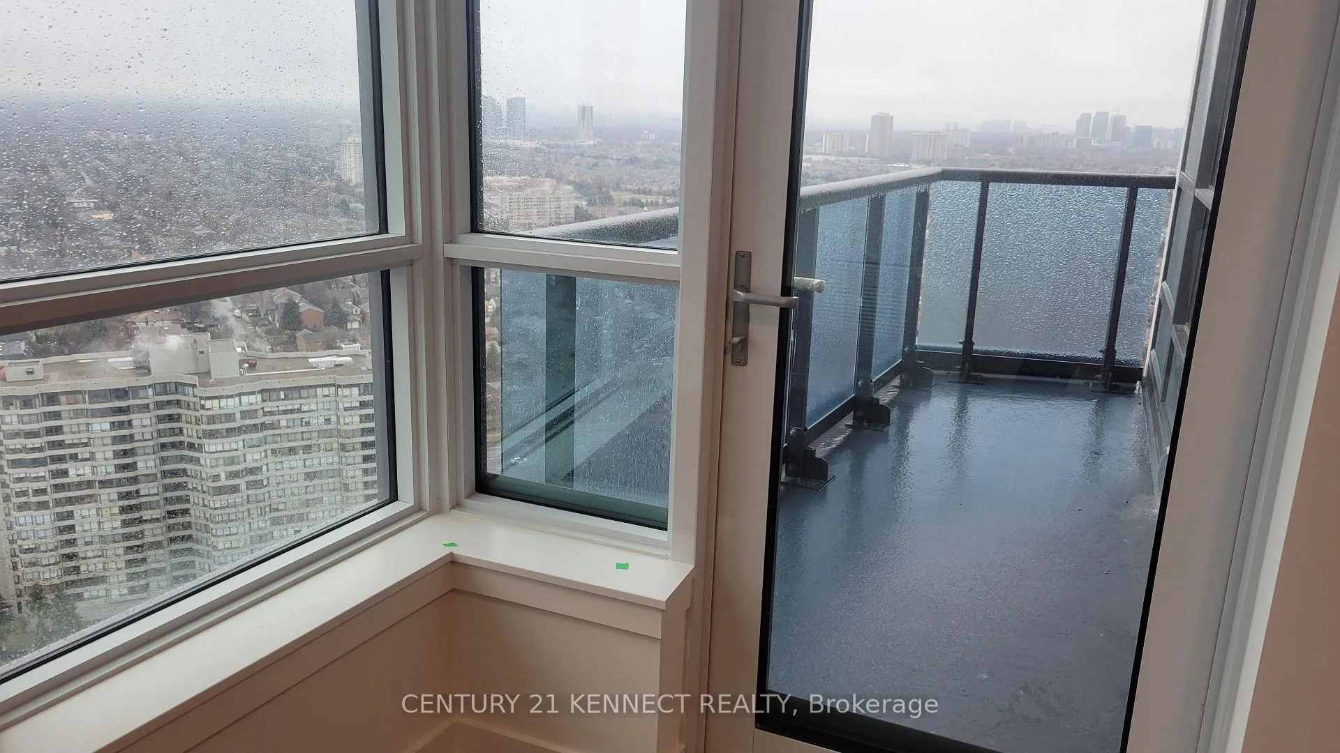 Photo 13 of Unit A3110, 30 Upper Mall Way, Vaughan, Brownridge — HOMEH