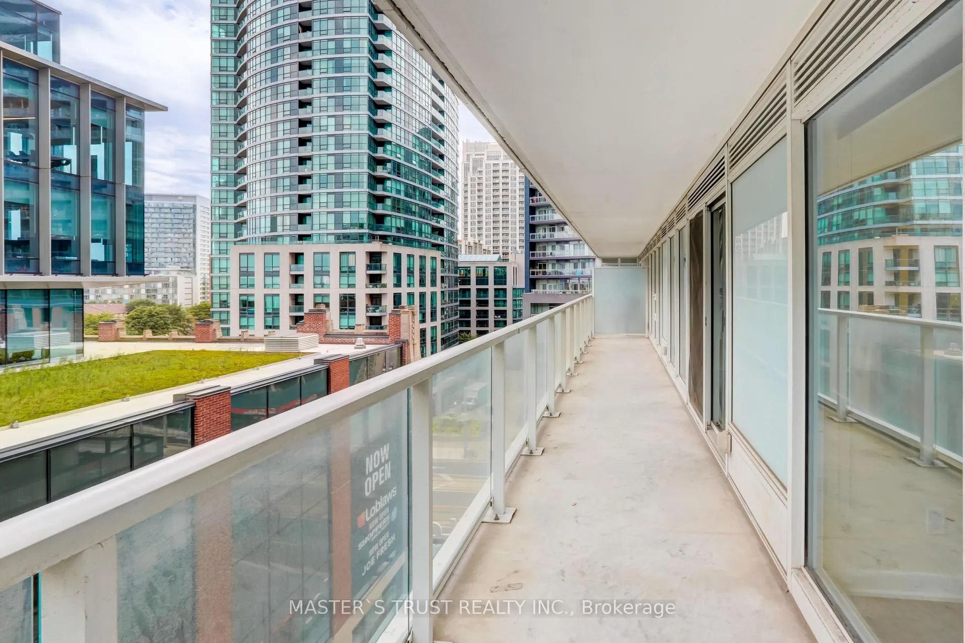 Photo 1 of Unit 711, 19 Bathurst Street, Toronto, Waterfront Communities — HOMEH