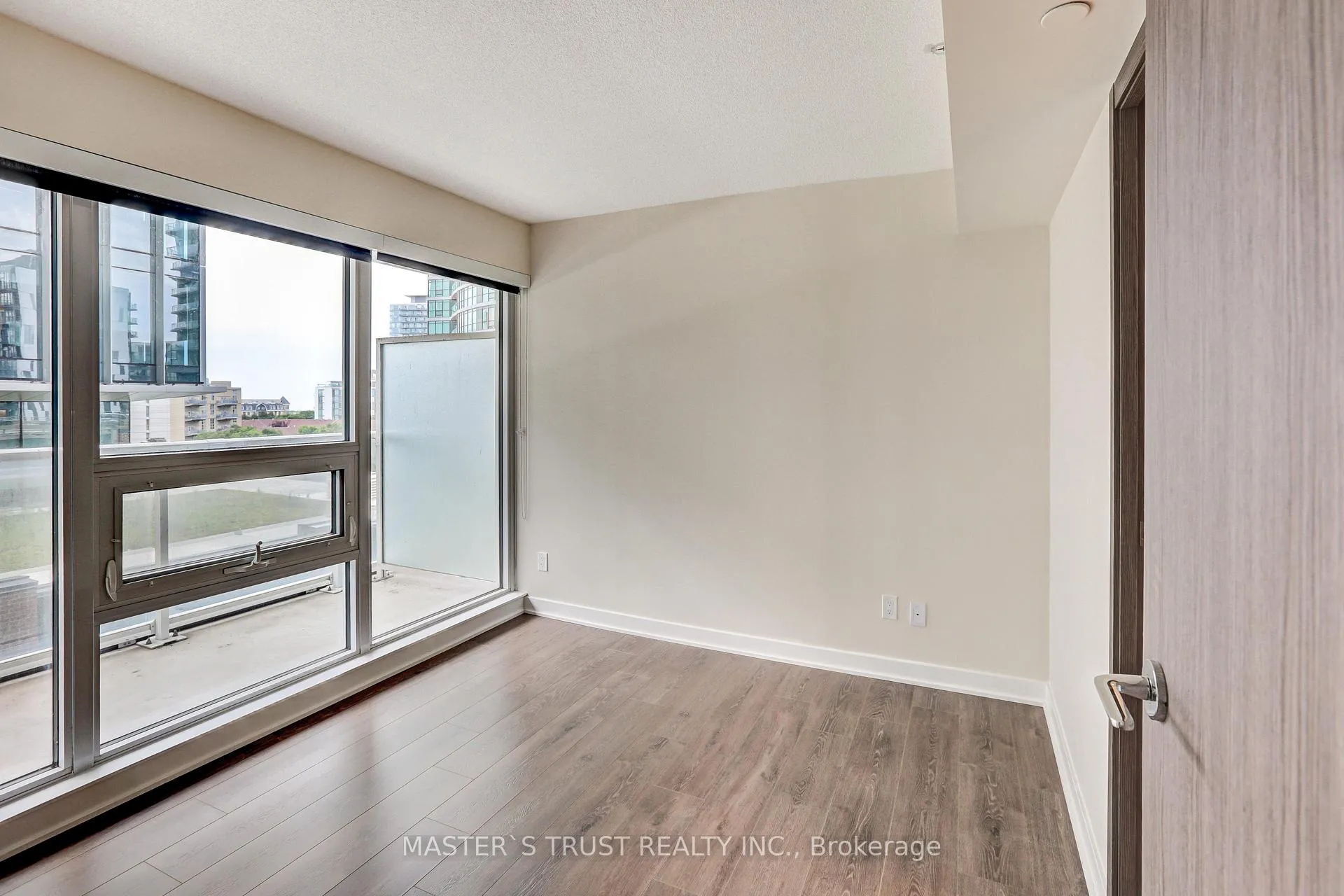 Photo 4 of Unit 711, 19 Bathurst Street, Toronto, Waterfront Communities — HOMEH