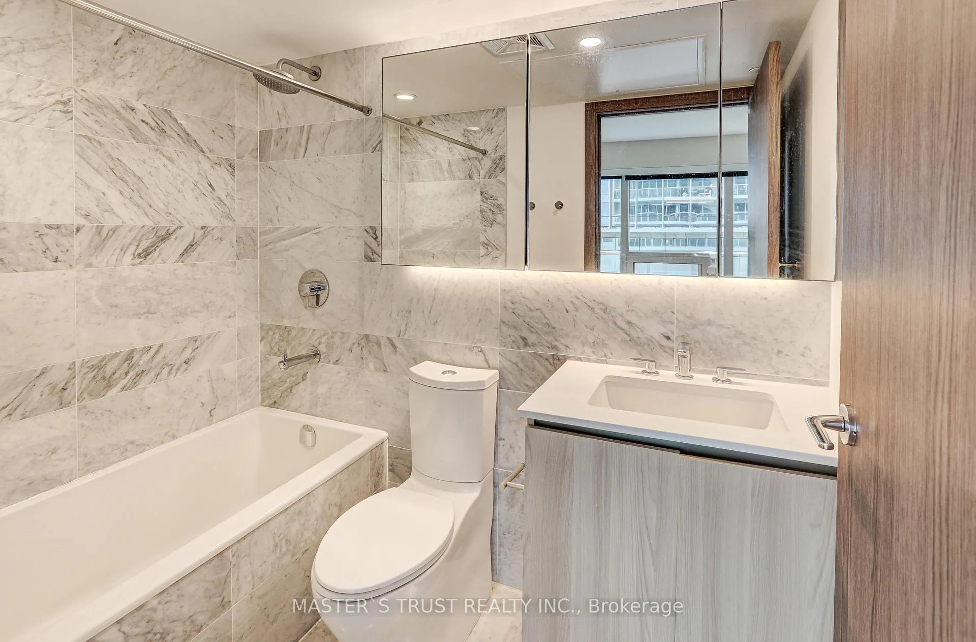 Photo 6 of Unit 711, 19 Bathurst Street, Toronto, Waterfront Communities — HOMEH