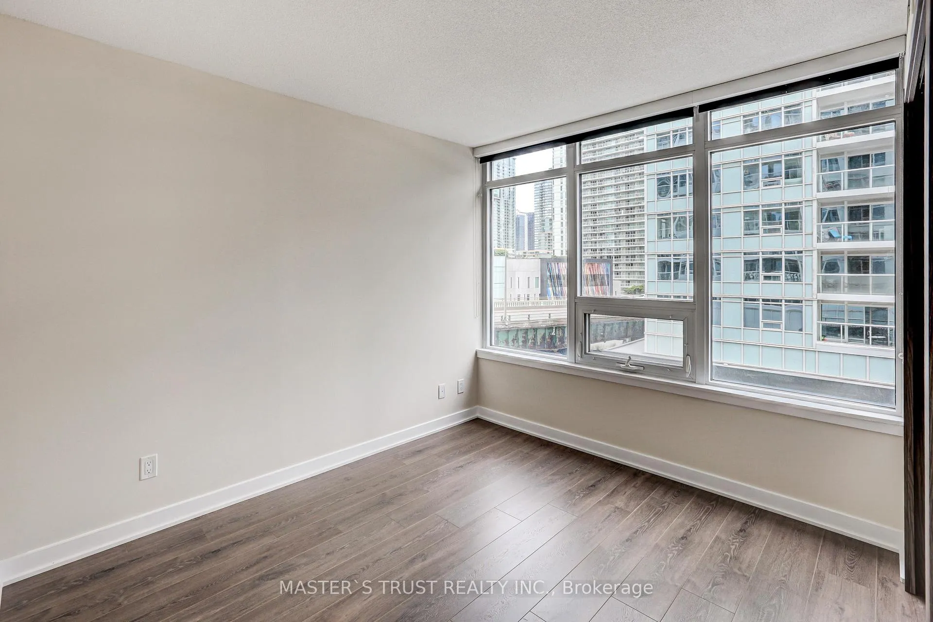 Photo 7 of Unit 711, 19 Bathurst Street, Toronto, Waterfront Communities — HOMEH