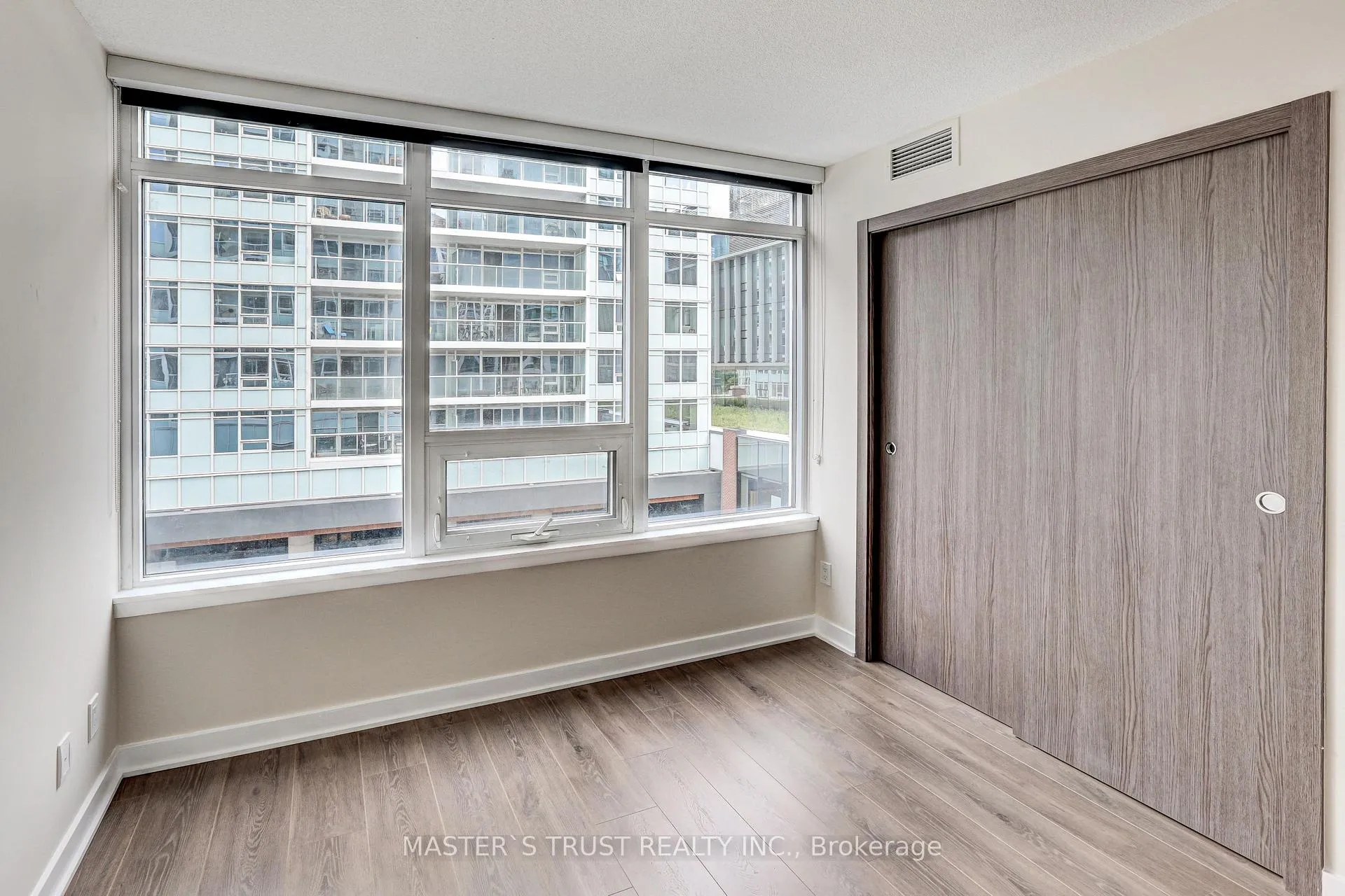 Photo 8 of Unit 711, 19 Bathurst Street, Toronto, Waterfront Communities — HOMEH