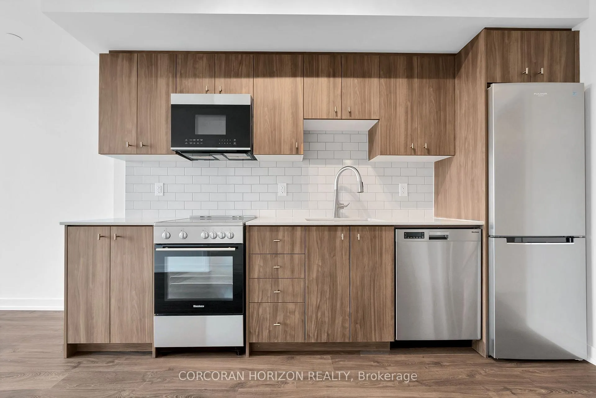 Photo 1 of Unit 2814, 15 Wellington Street, Kitchener, Cherry Hill — HOMEH