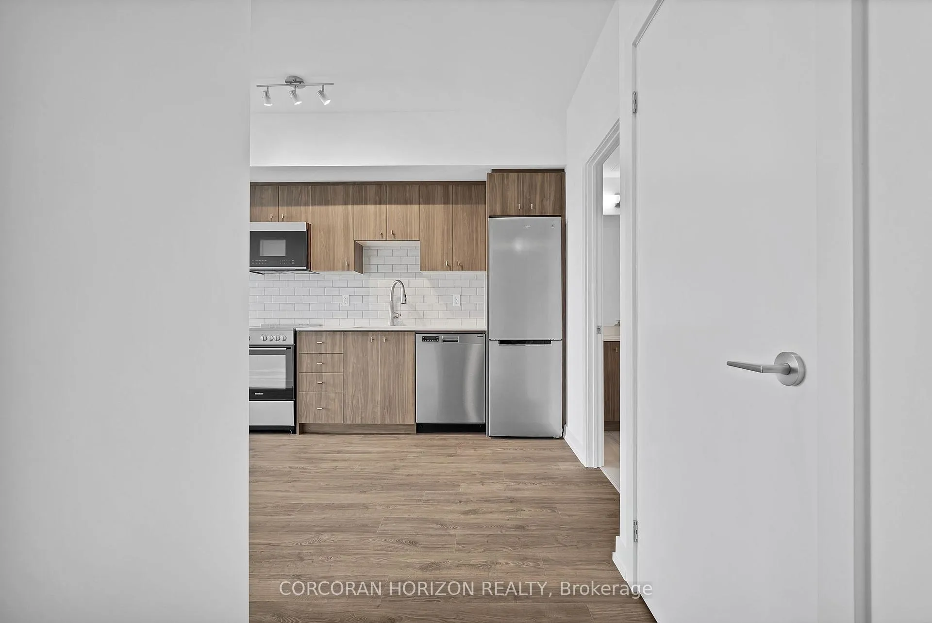 Photo 2 of Unit 2814, 15 Wellington Street, Kitchener, Cherry Hill — HOMEH