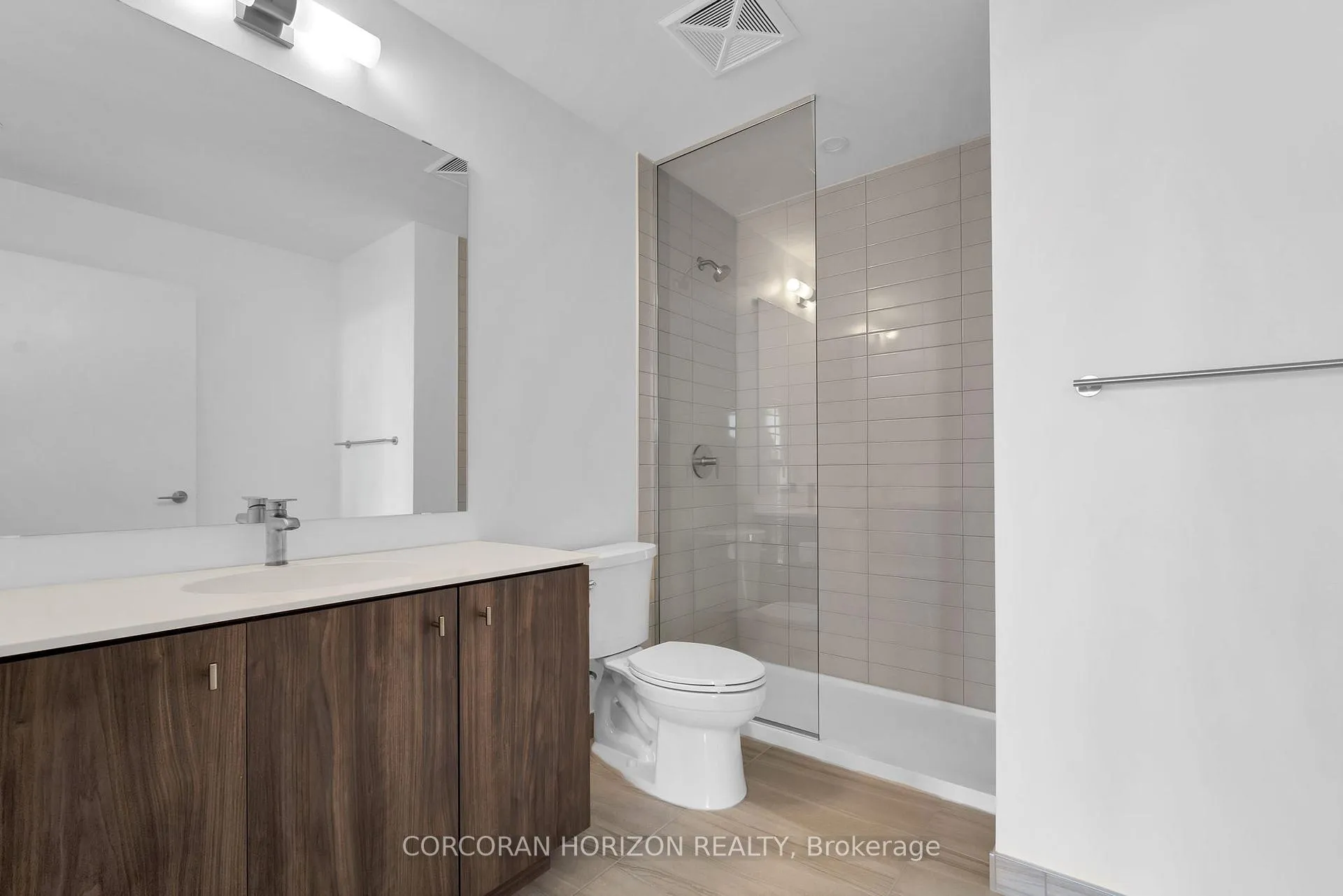Photo 5 of Unit 2814, 15 Wellington Street, Kitchener, Cherry Hill — HOMEH