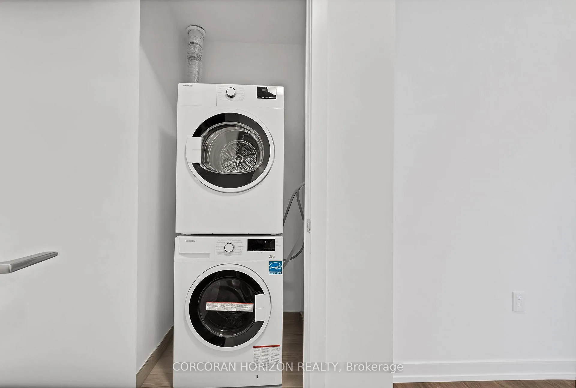 Photo 10 of Unit 2814, 15 Wellington Street, Kitchener, Cherry Hill — HOMEH