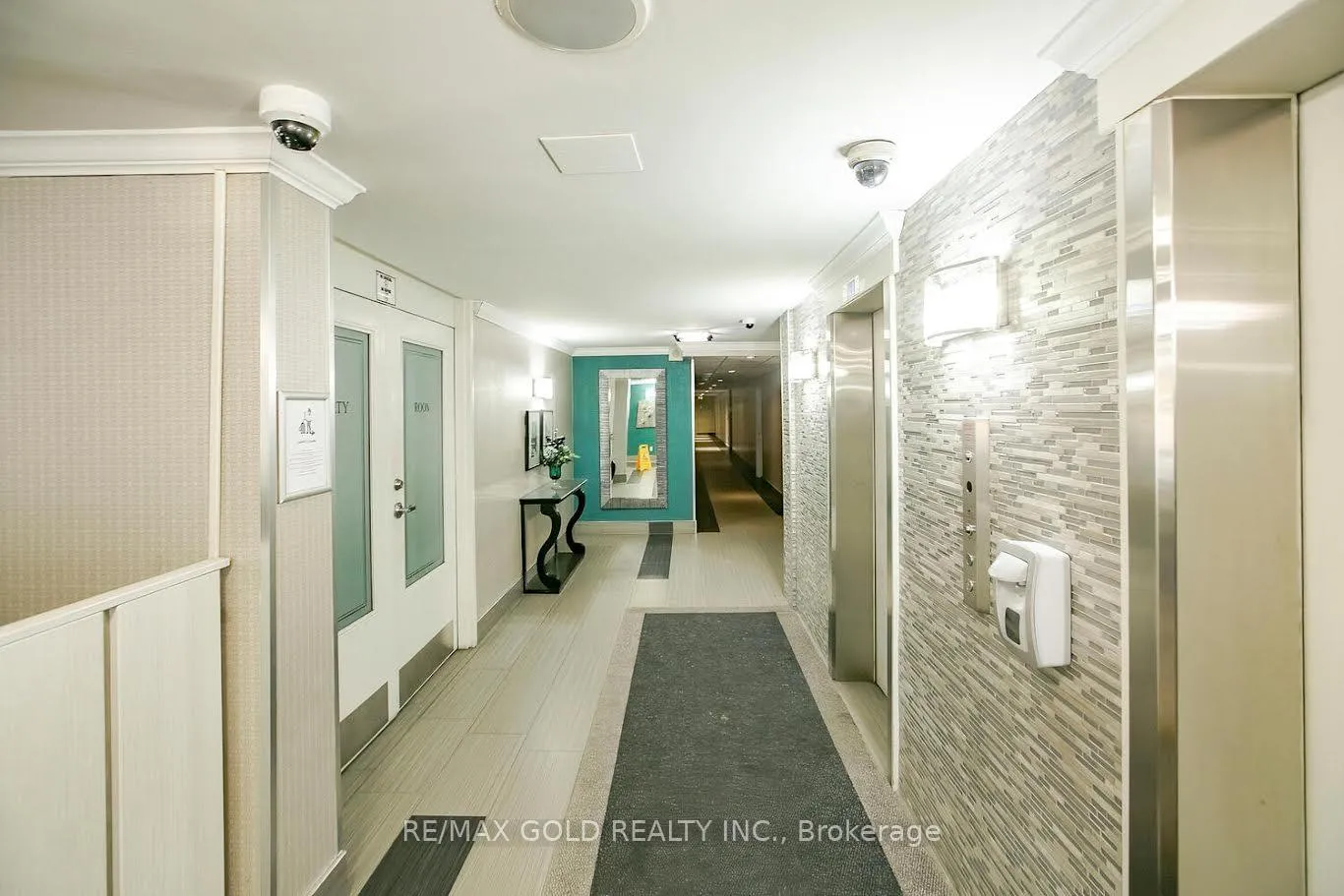 Photo 4 of Unit 312, 15 Kensington Road, Brampton, Queen Street Corridor — HOMEH