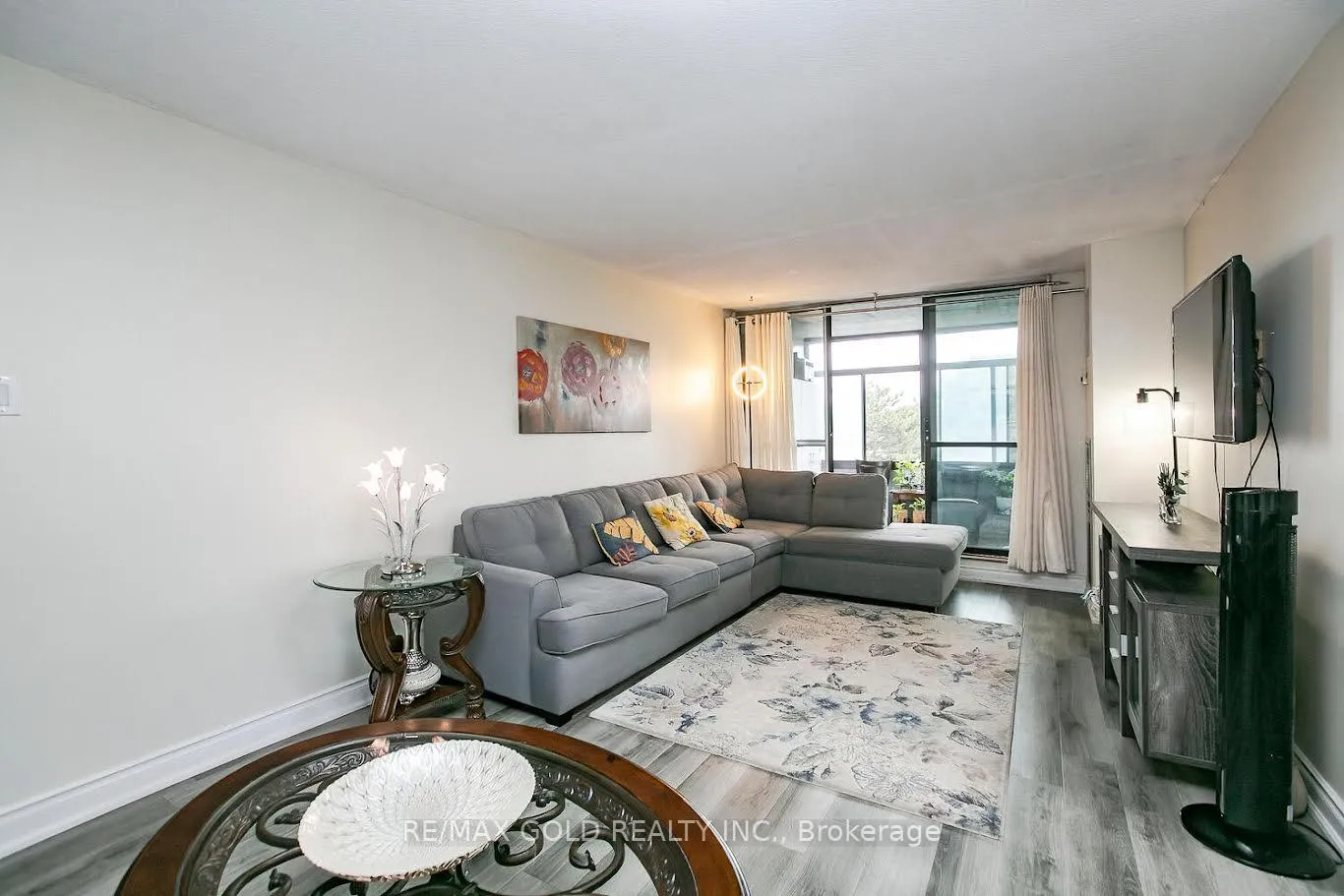 Photo 6 of Unit 312, 15 Kensington Road, Brampton, Queen Street Corridor — HOMEH