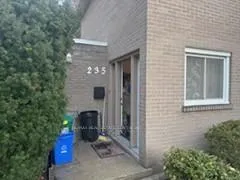 Photo 3 of Unit 4, 235 Shakespeare Drive, Waterloo, Beechwood — HOMEH