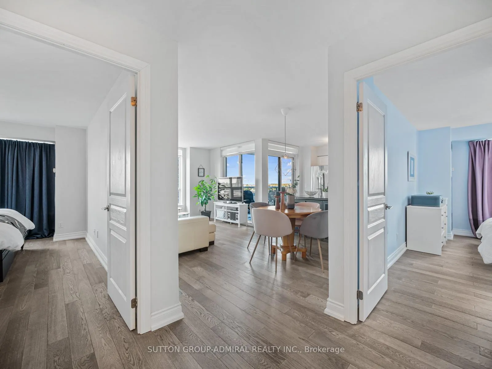 Photo 7 of Unit 805, 7 North Park Road, Vaughan, Beverley Glen — HOMEH