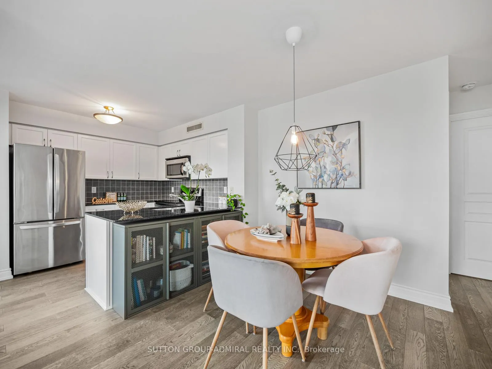 Photo 10 of Unit 805, 7 North Park Road, Vaughan, Beverley Glen — HOMEH