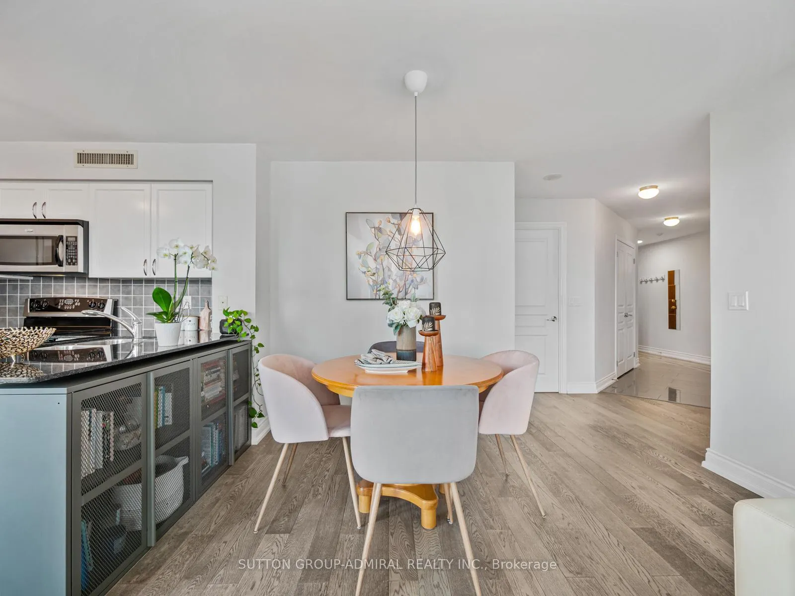 Photo 11 of Unit 805, 7 North Park Road, Vaughan, Beverley Glen — HOMEH