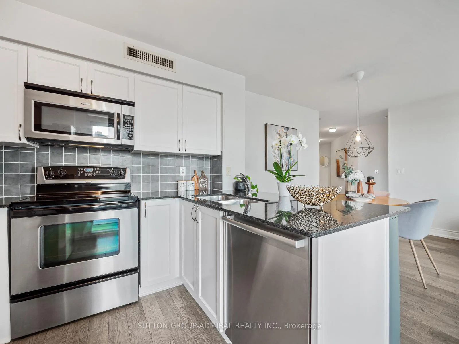 Photo 16 of Unit 805, 7 North Park Road, Vaughan, Beverley Glen — HOMEH