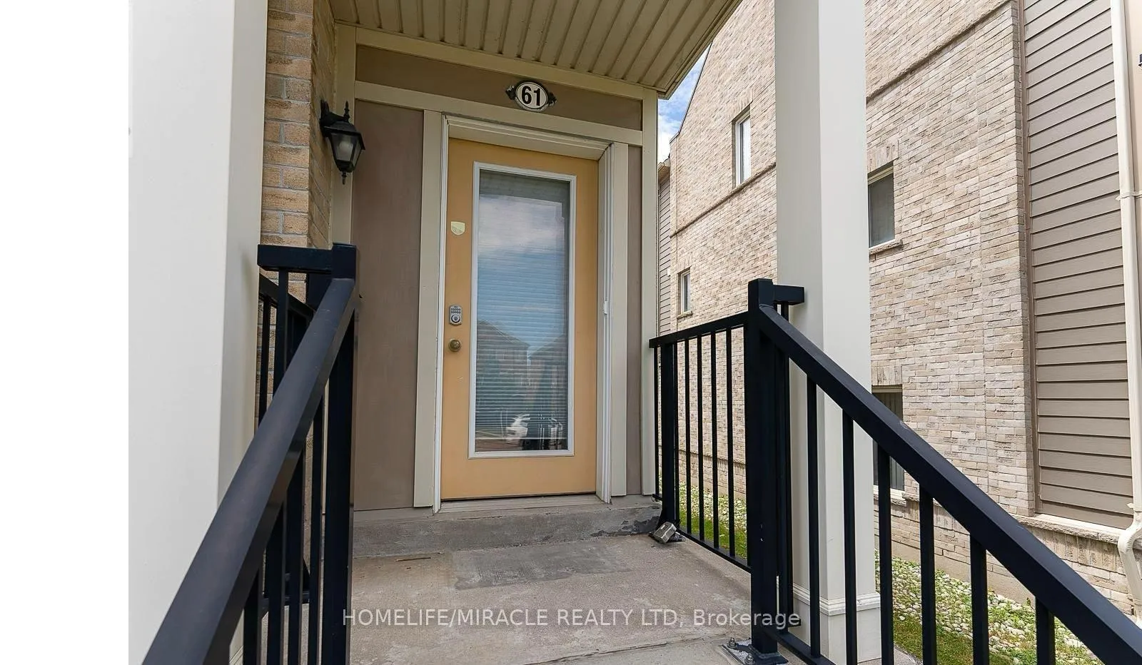 Photo 1 of Unit 61, 60 Fairwood Circle, Brampton, Sandringham-Wellington — HOMEH