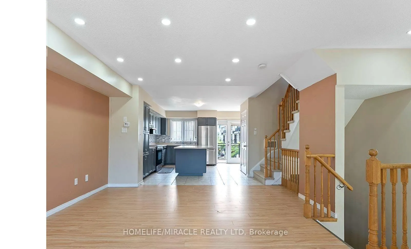 Photo 6 of Unit 61, 60 Fairwood Circle, Brampton, Sandringham-Wellington — HOMEH
