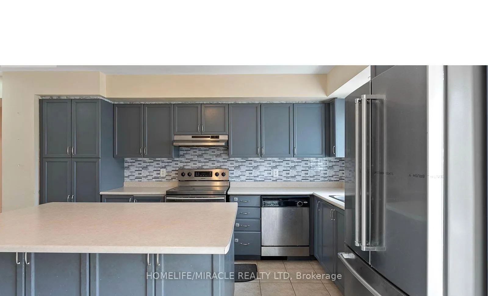 Photo 9 of Unit 61, 60 Fairwood Circle, Brampton, Sandringham-Wellington — HOMEH
