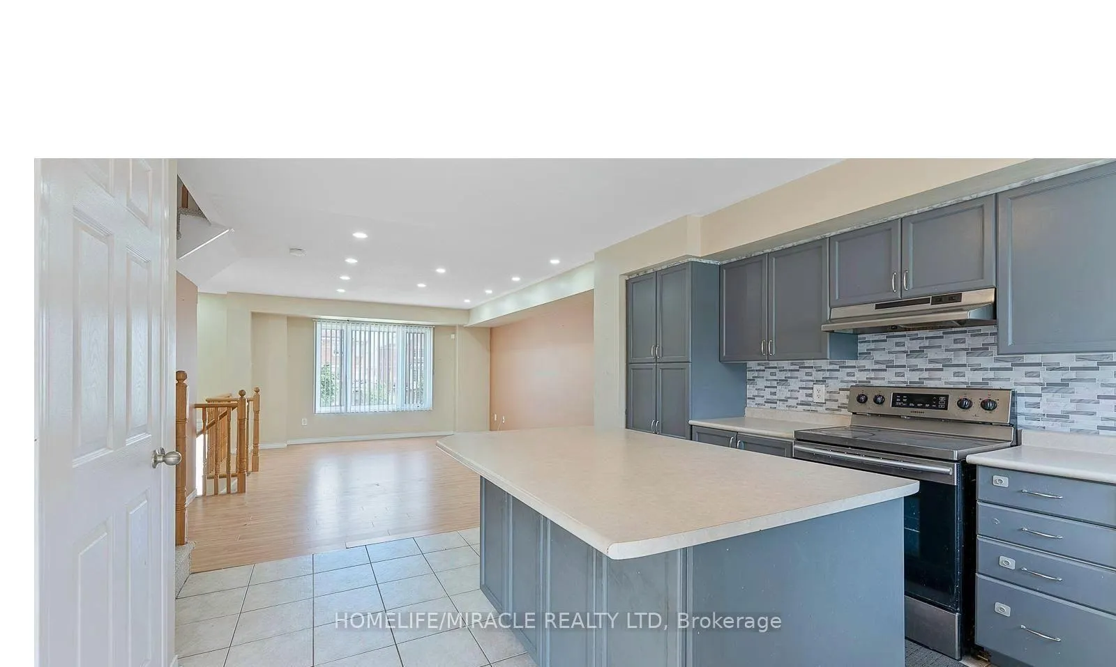 Photo 10 of Unit 61, 60 Fairwood Circle, Brampton, Sandringham-Wellington — HOMEH