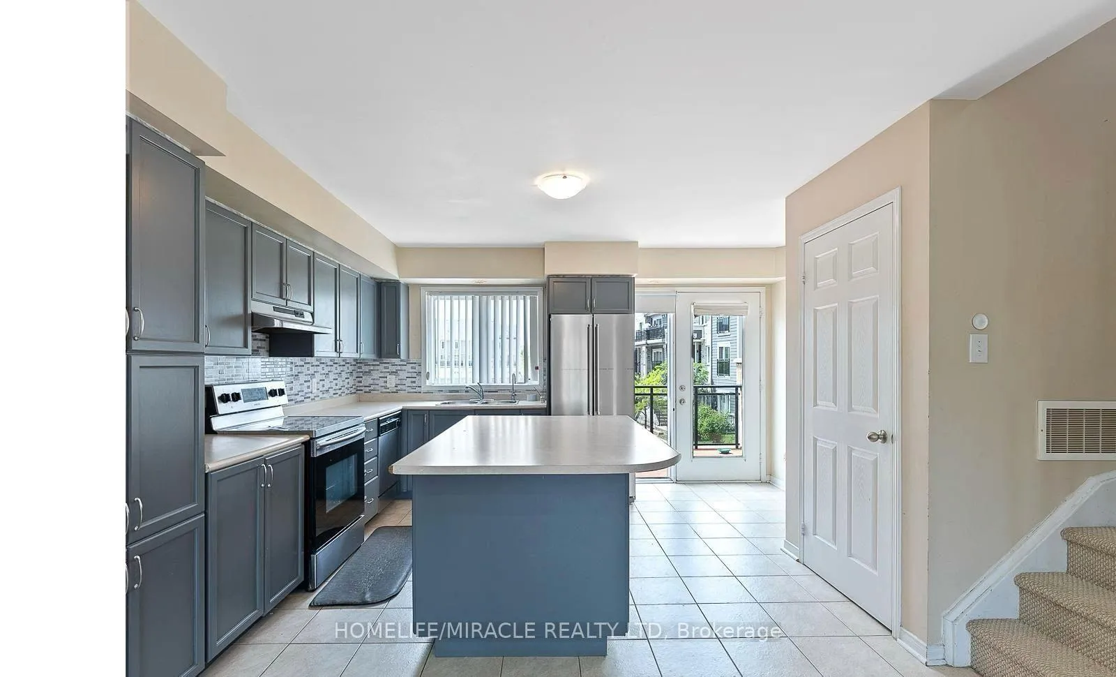 Photo 12 of Unit 61, 60 Fairwood Circle, Brampton, Sandringham-Wellington — HOMEH