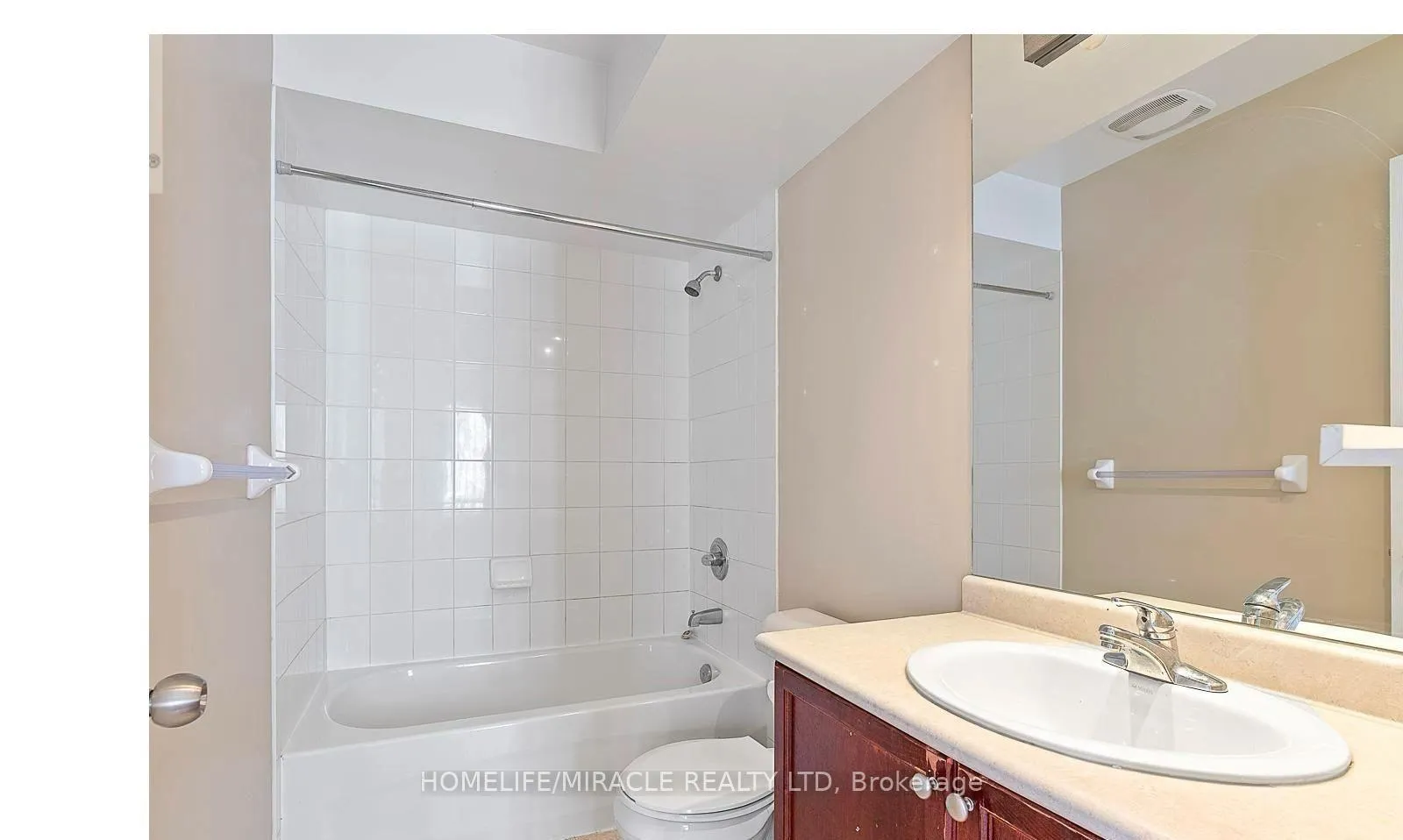 Photo 30 of Unit 61, 60 Fairwood Circle, Brampton, Sandringham-Wellington — HOMEH