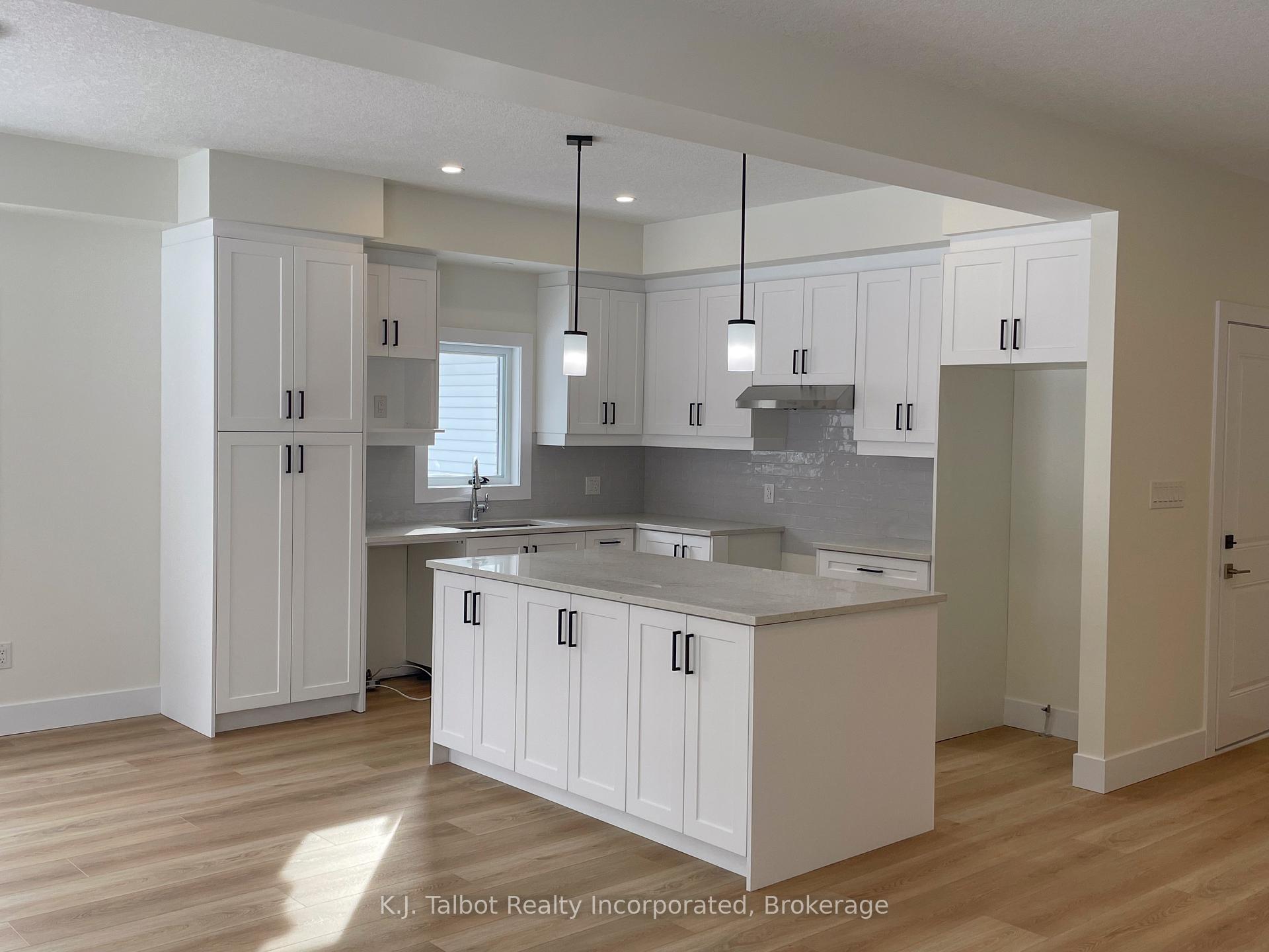 Photo 6 of 205 South Street, Goderich, Goderich (Town) — HOMEH