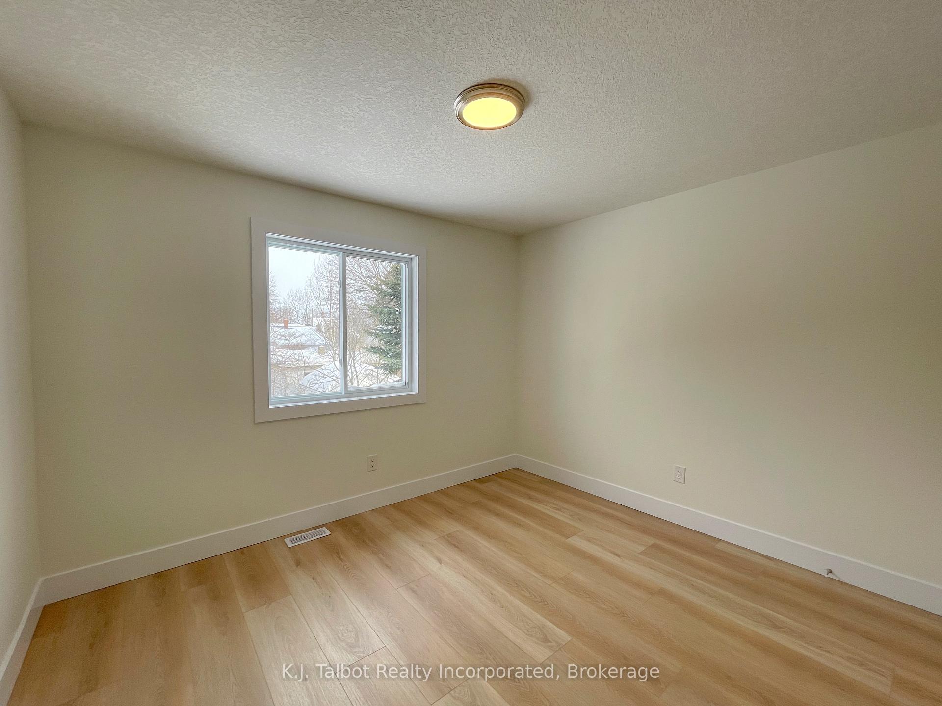 Photo 11 of 205 South Street, Goderich, Goderich (Town) — HOMEH