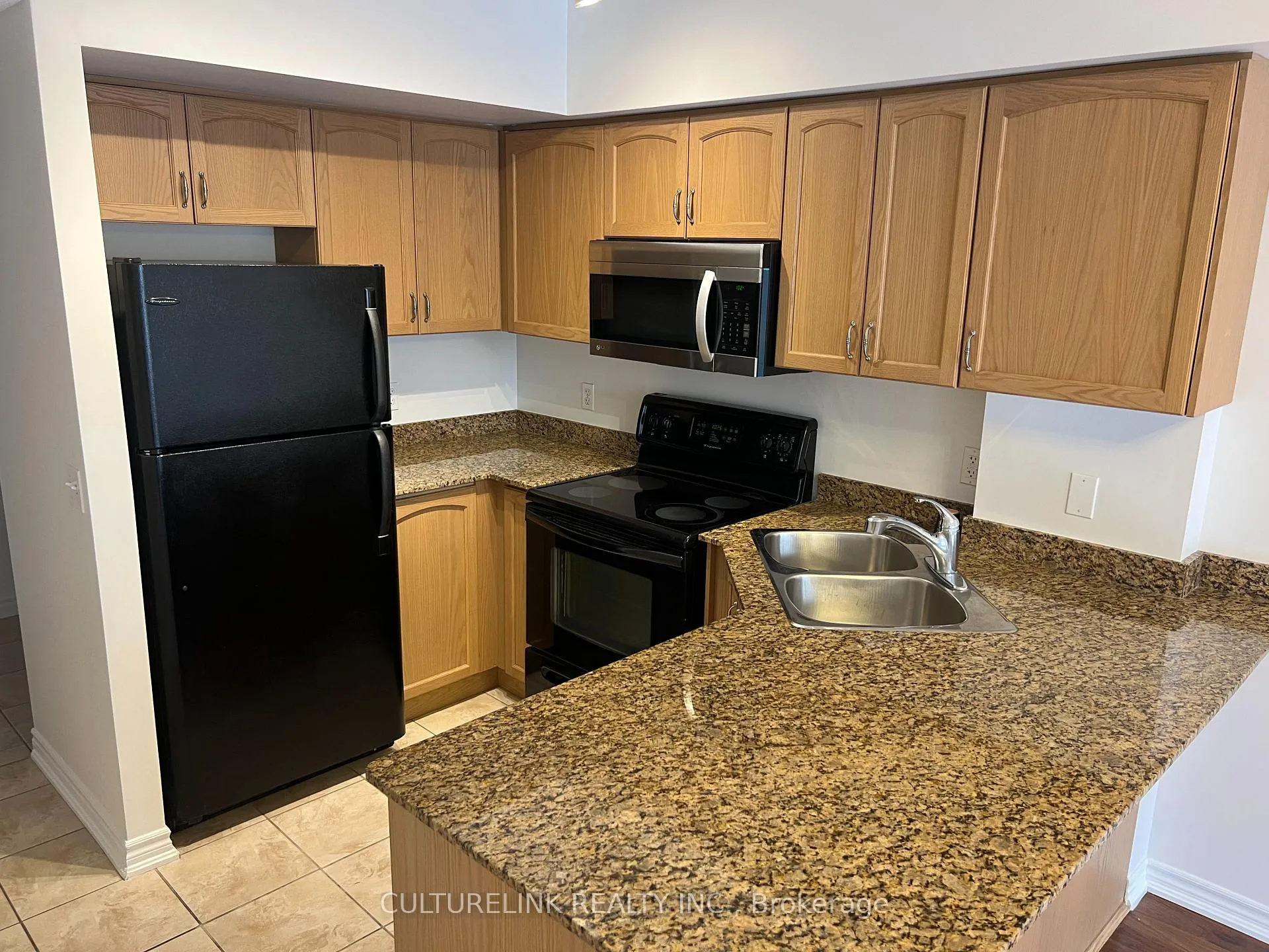 Photo 4 of Unit 306, 47 Caroline Street N, Hamilton, Central — HOMEH